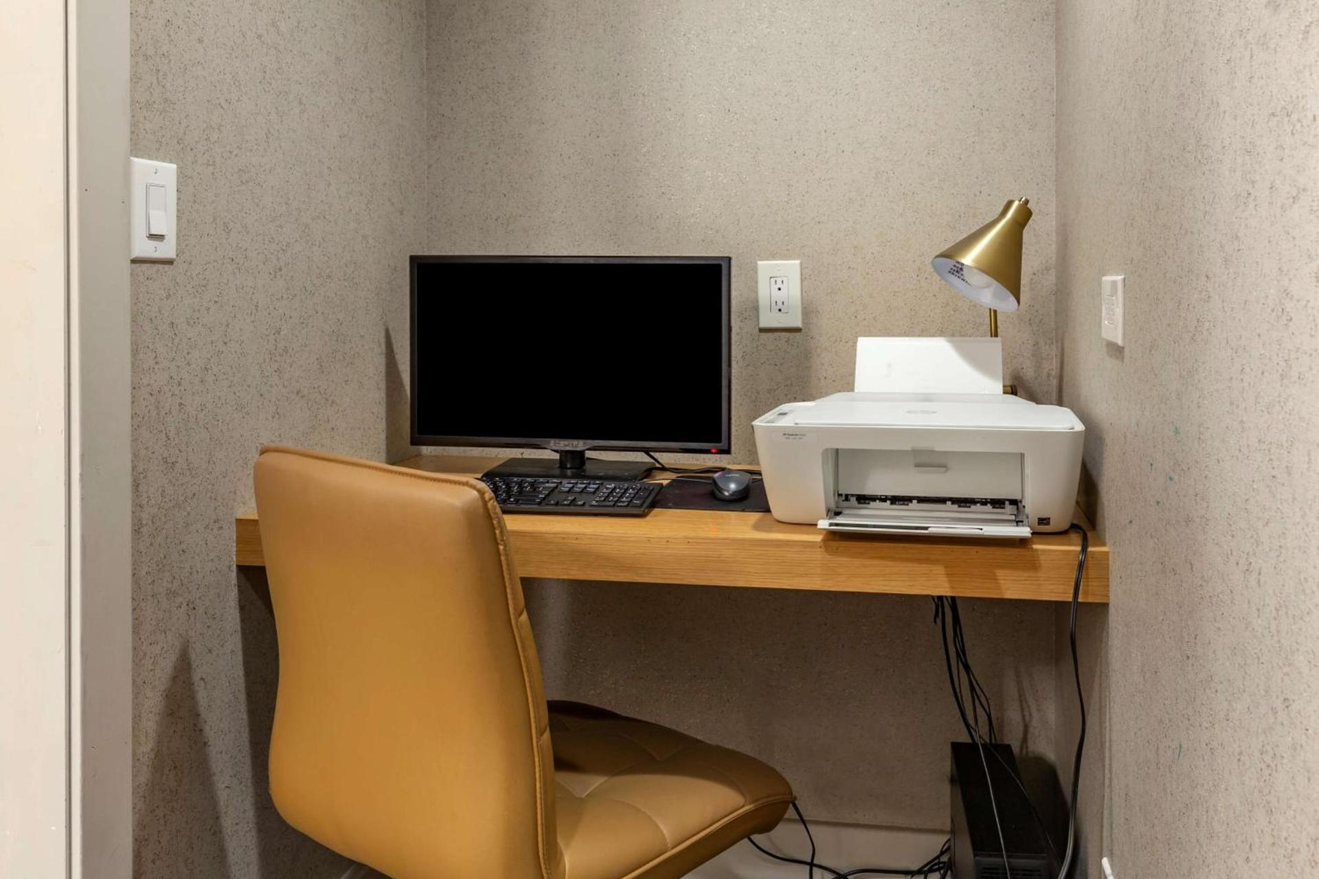 Best Western Plus University Inn photo 26