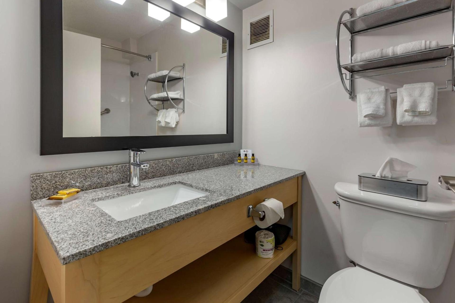 Best Western Plus University Inn photo 34