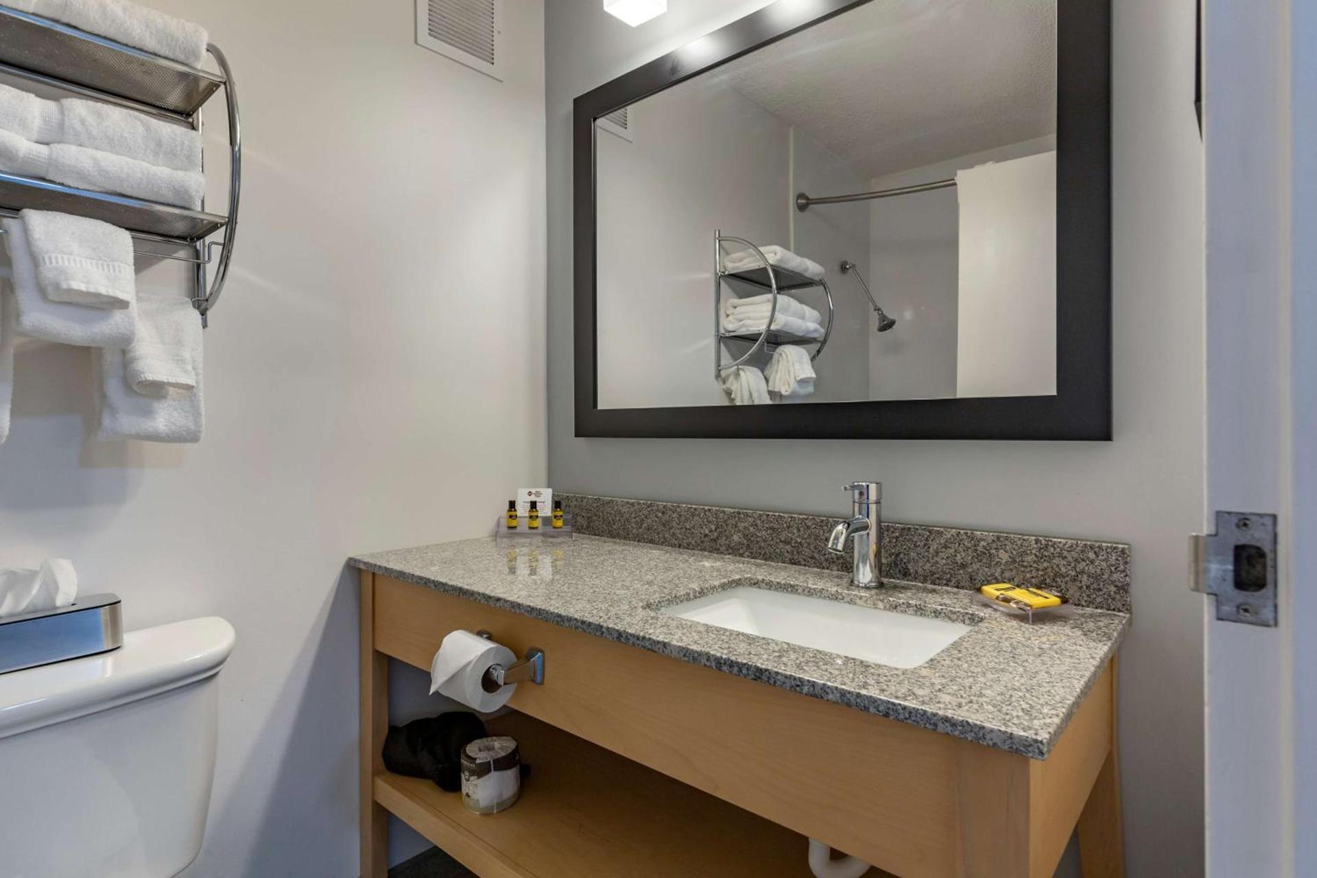 Best Western Plus University Inn photo 33