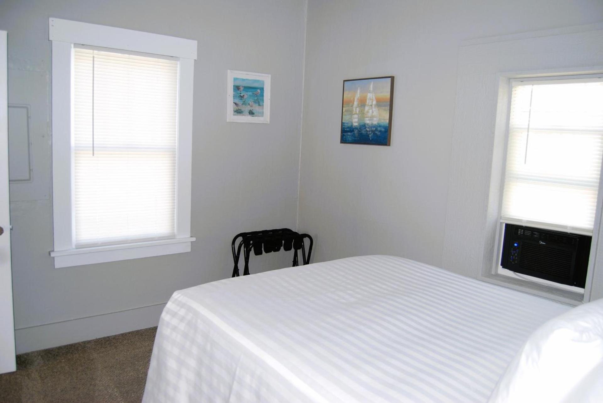 Deep Water Inn photo 33