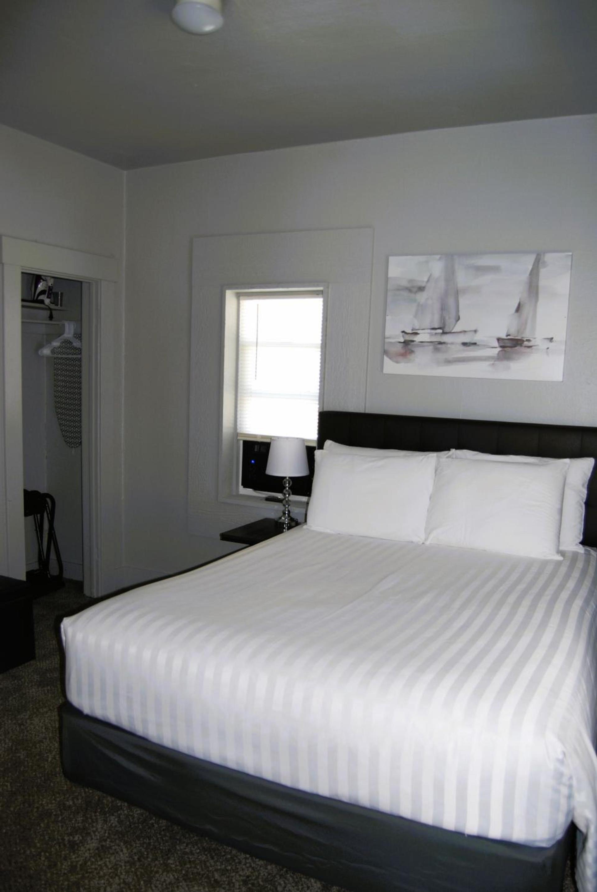Deep Water Inn photo 34