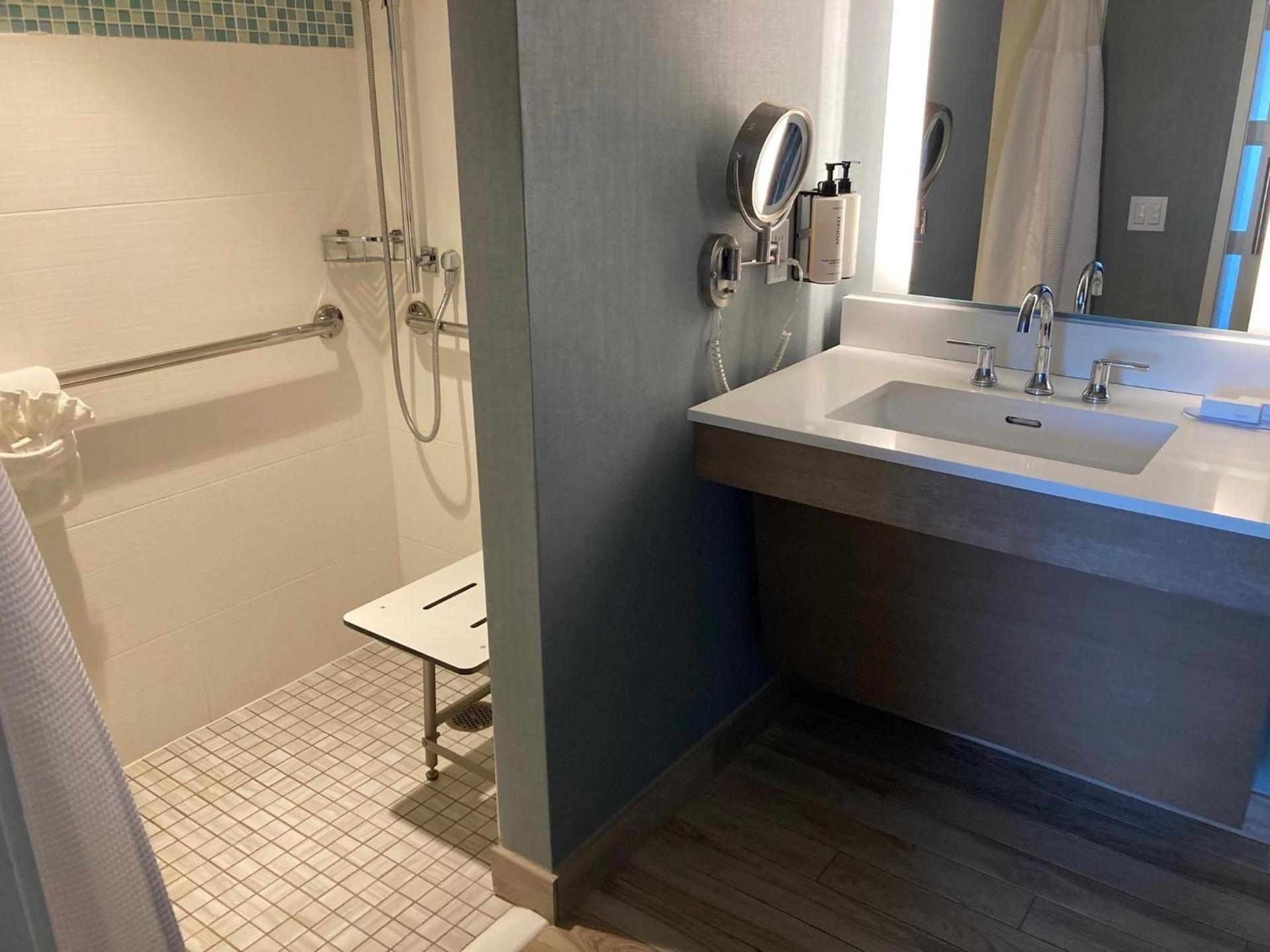 Crowne Plaza Ventura Beach by IHG photo 69