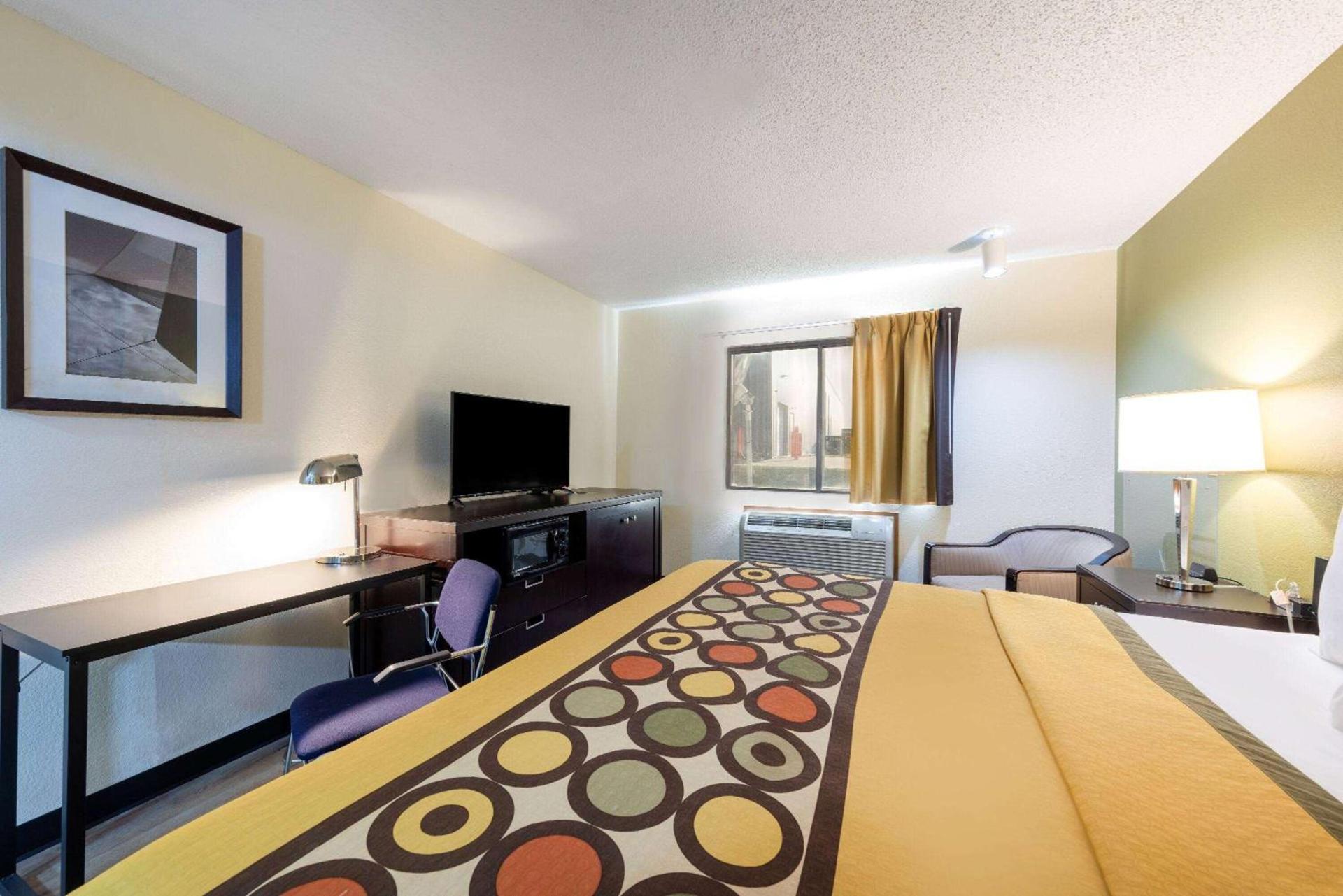 Super 8 by Wyndham El Dorado photo 8