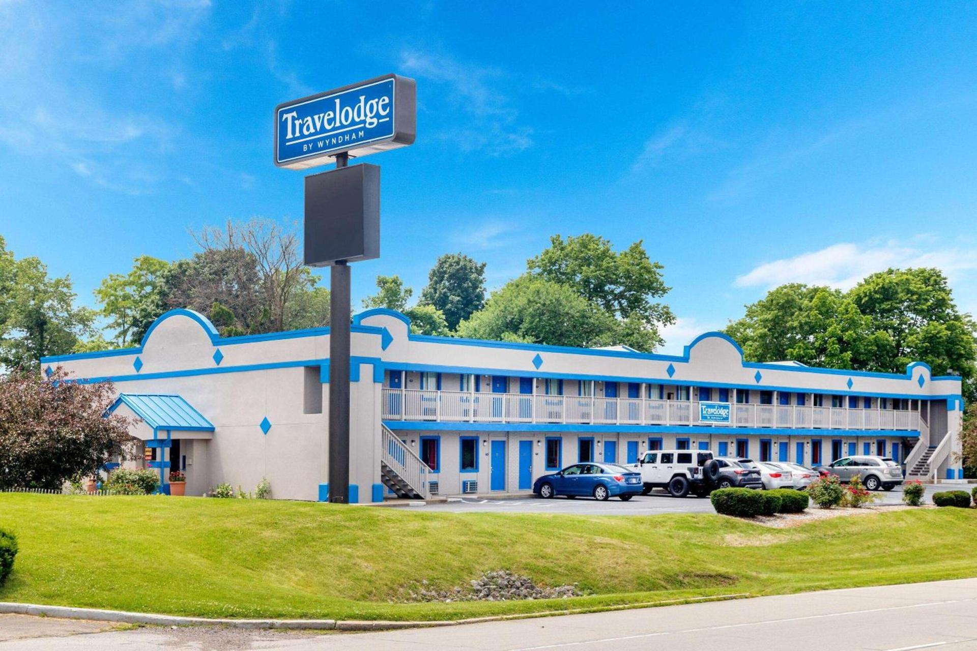 Travelodge by Wyndham Richmond IN photo 3