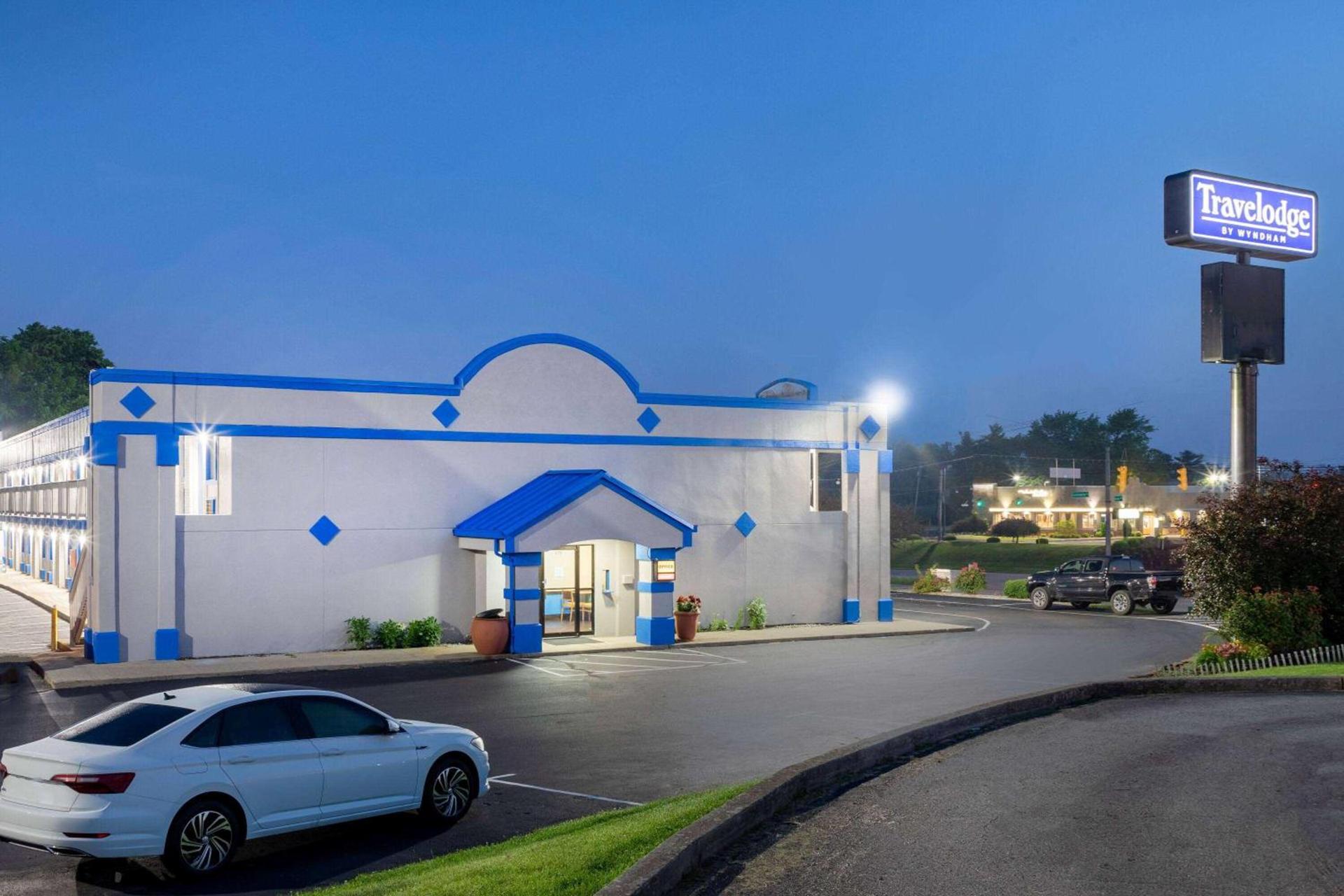 Travelodge by Wyndham Richmond IN photo 6
