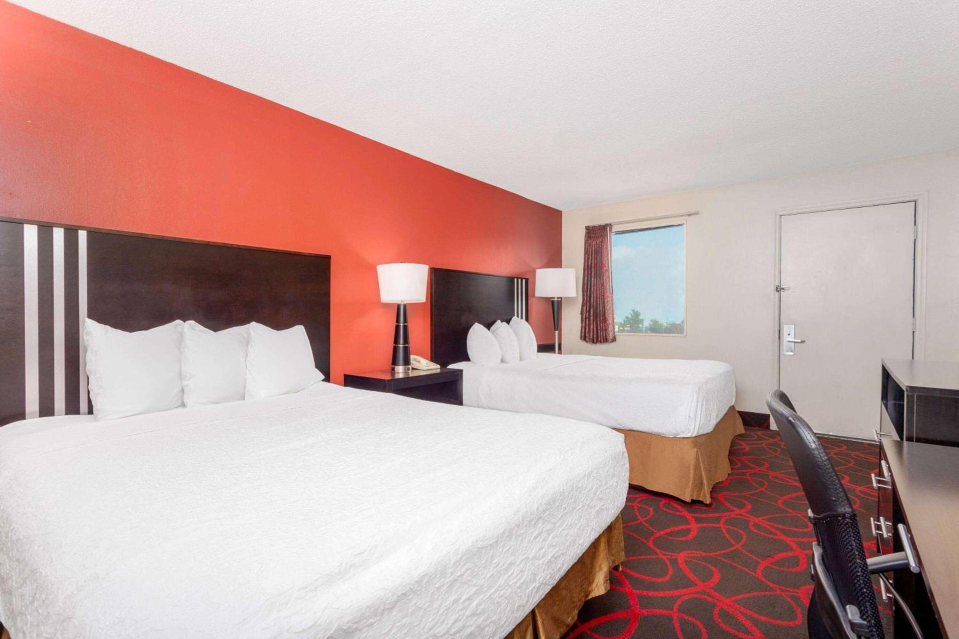 Travelodge by Wyndham Richmond IN photo 14