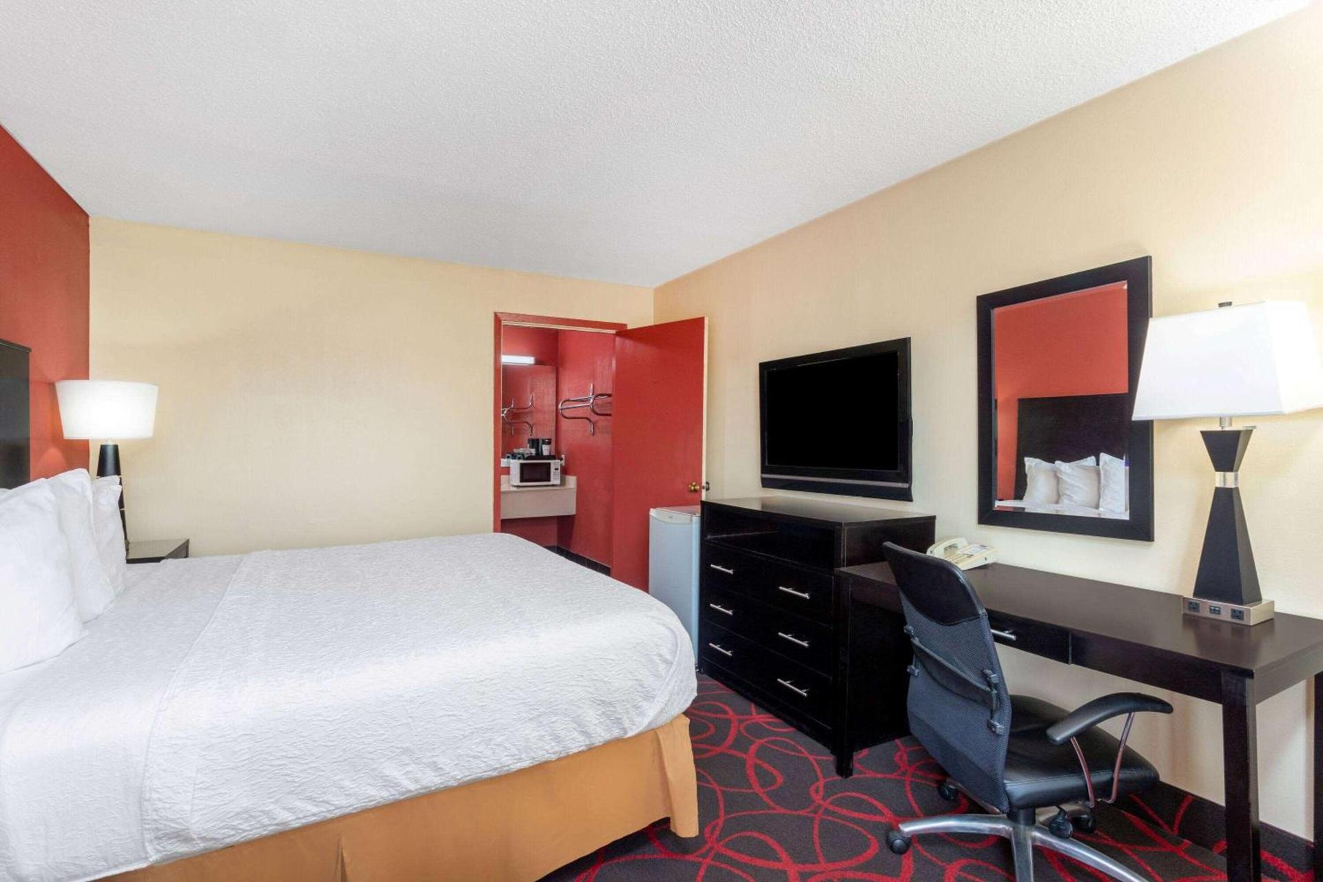 Travelodge by Wyndham Richmond IN photo 20