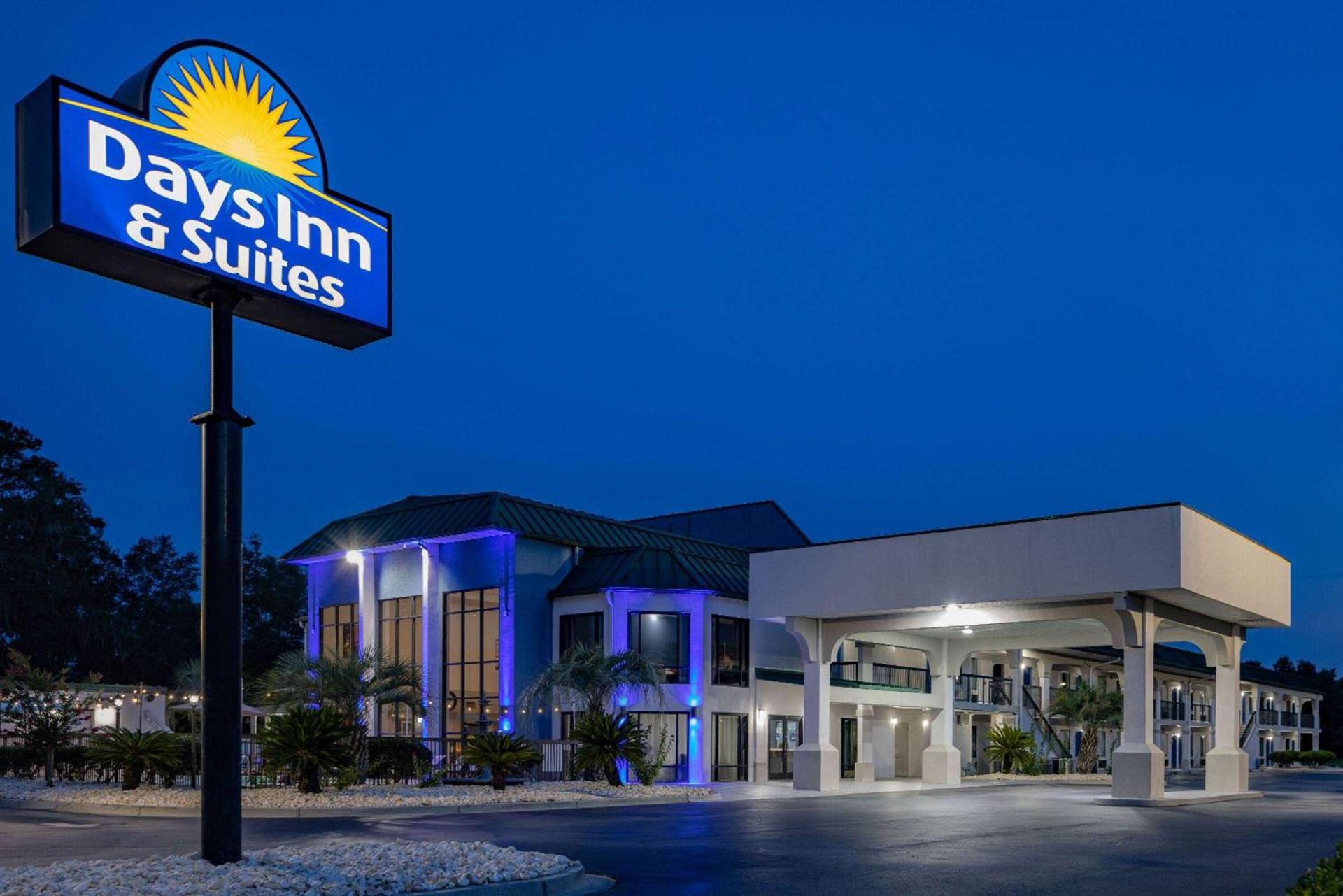 Days Inn & Suites by Wyndham Savannah Midtown photo 30