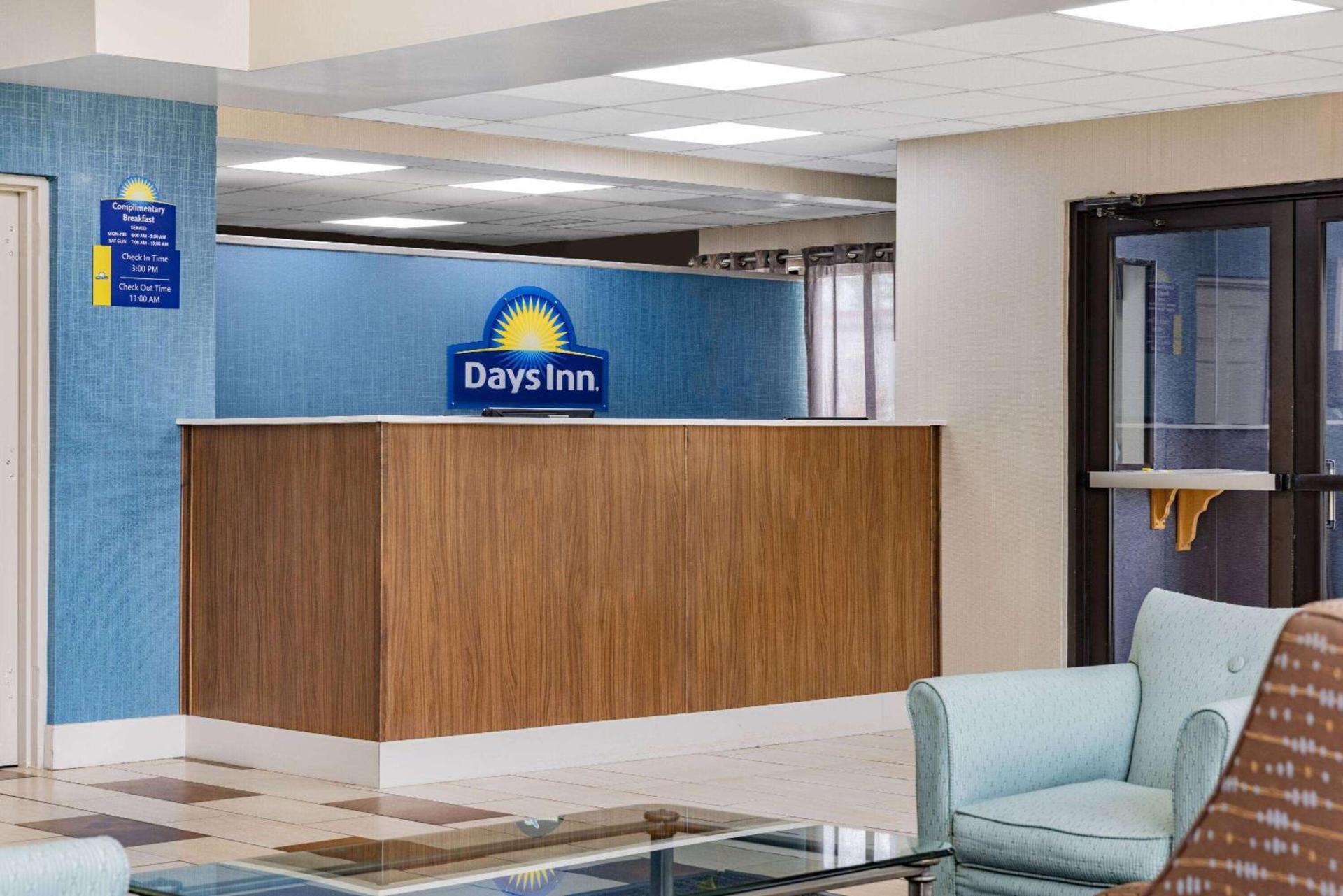Days Inn & Suites by Wyndham Savannah Midtown photo 31