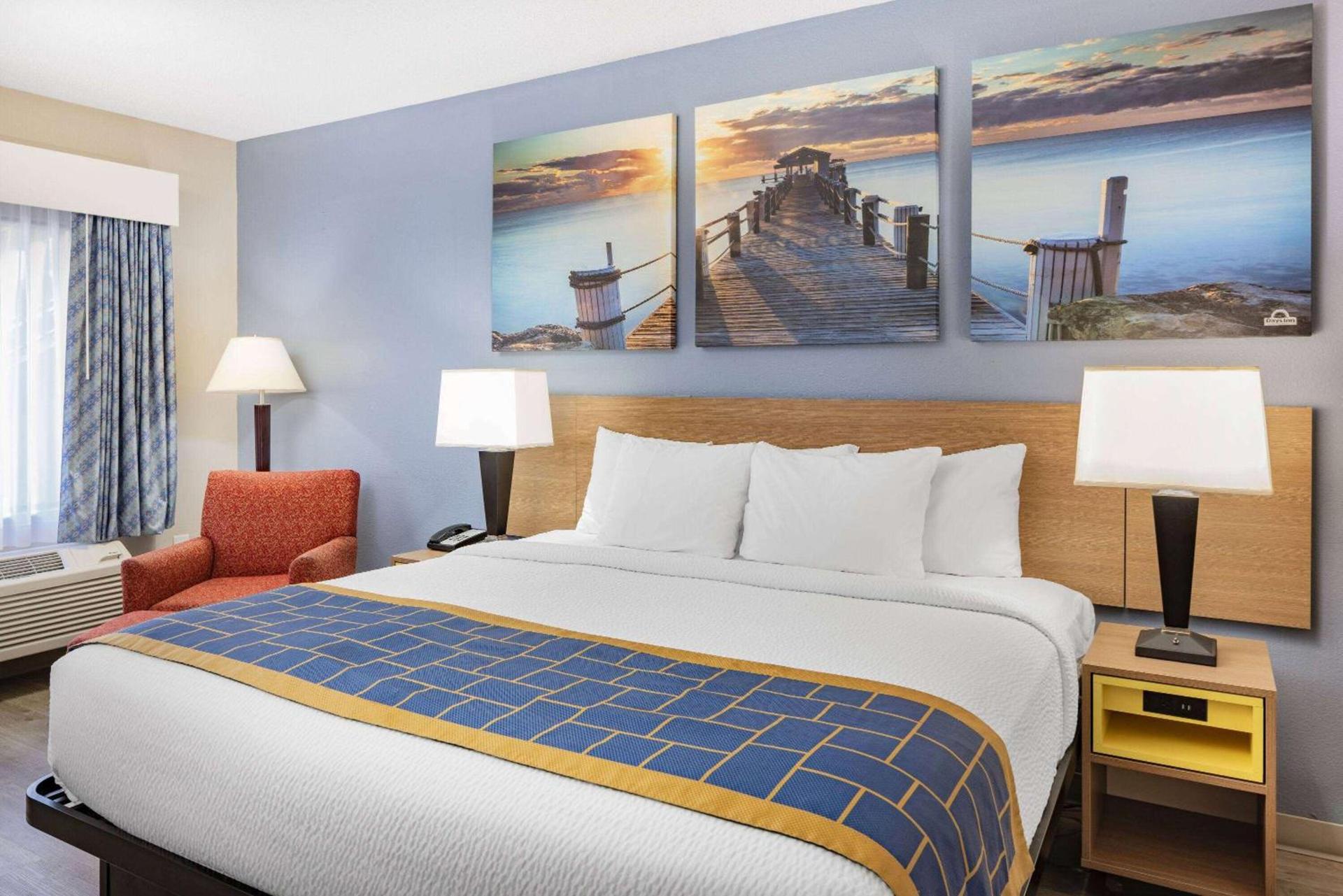 Days Inn & Suites by Wyndham Savannah Midtown photo 15