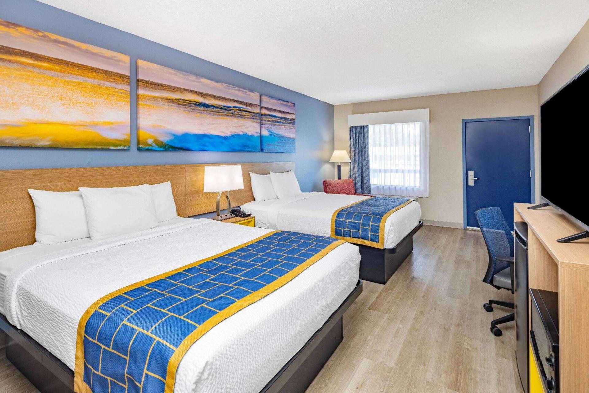 Days Inn & Suites by Wyndham Savannah Midtown photo 4