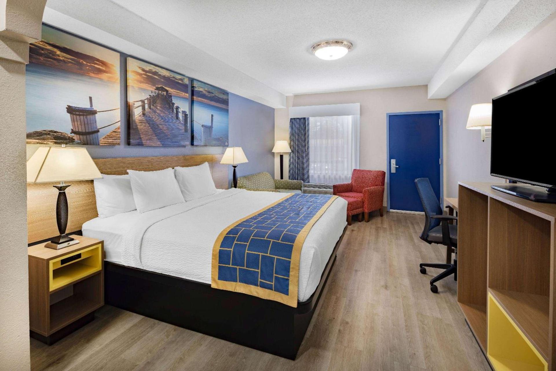 Days Inn & Suites by Wyndham Savannah Midtown photo 37