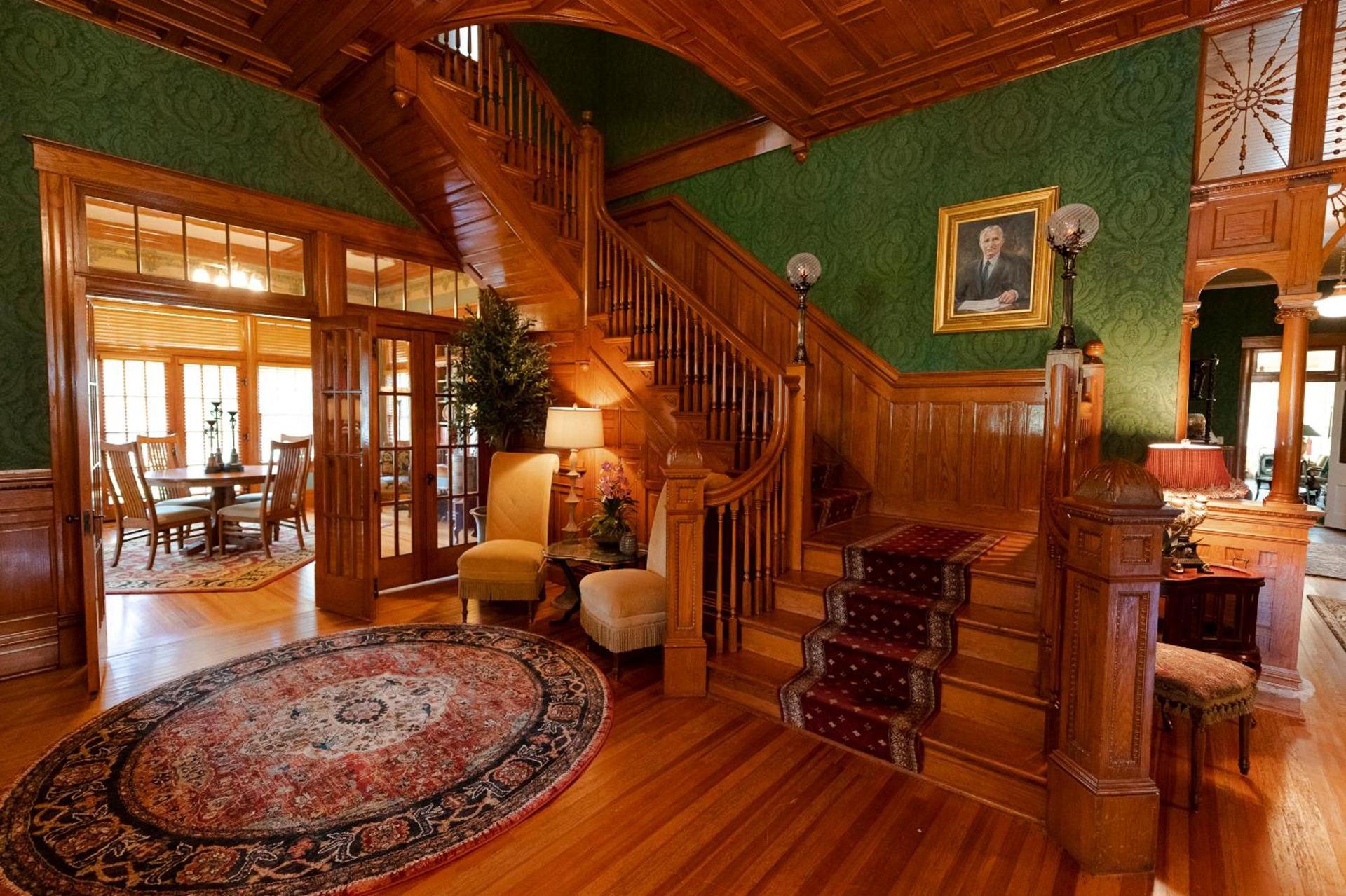 Captain Henderson House photo 16