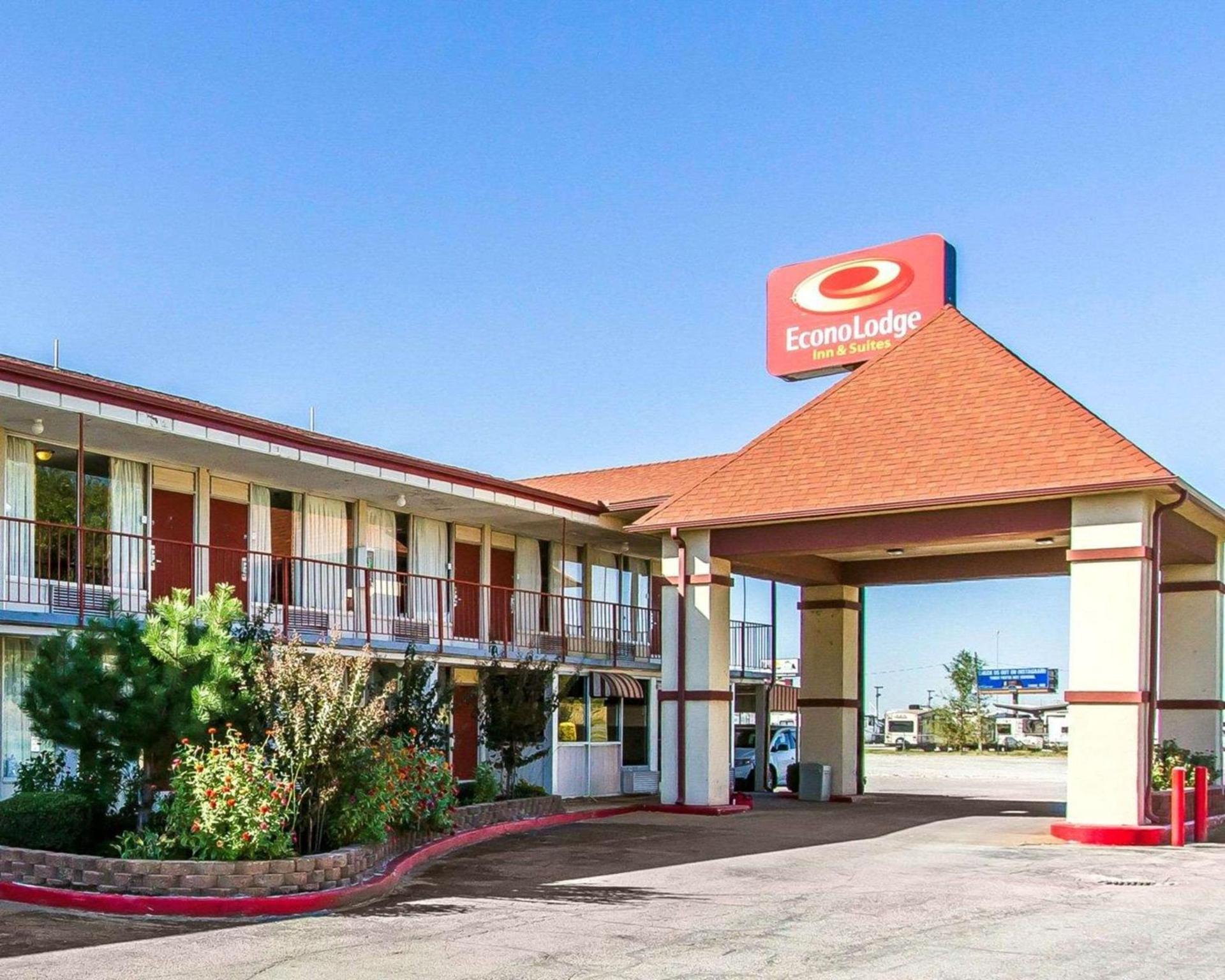 Econo Lodge Inn & Suites Near Bricktown photo 1