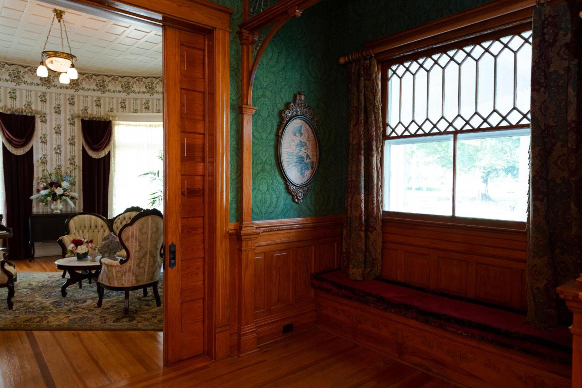 Captain Henderson House photo 15
