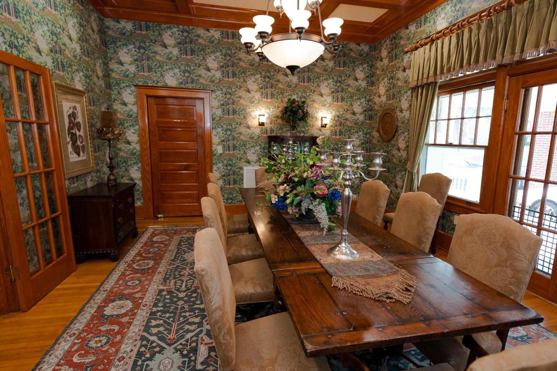 Captain Henderson House photo 10