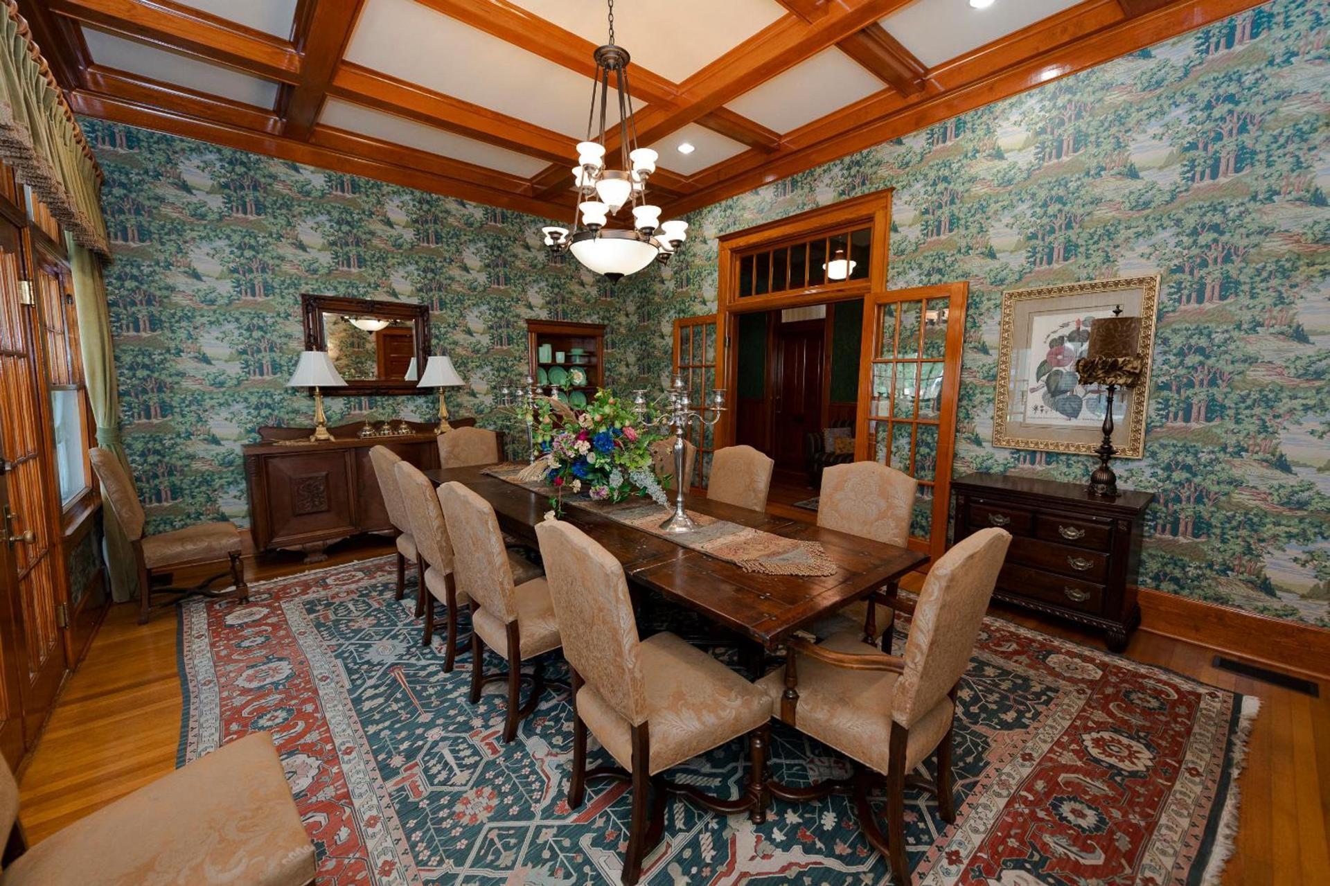 Captain Henderson House photo 9
