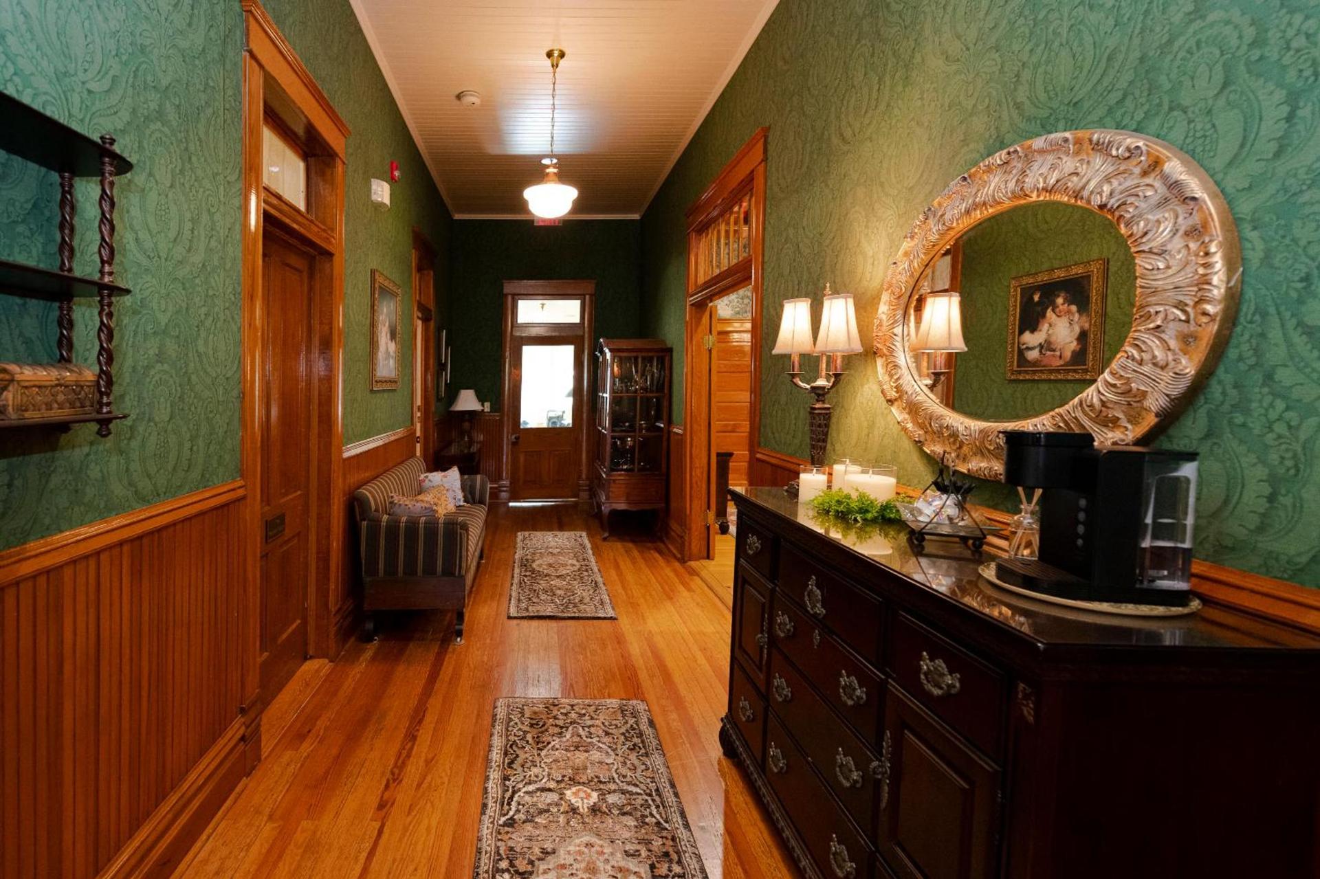 Captain Henderson House photo 30