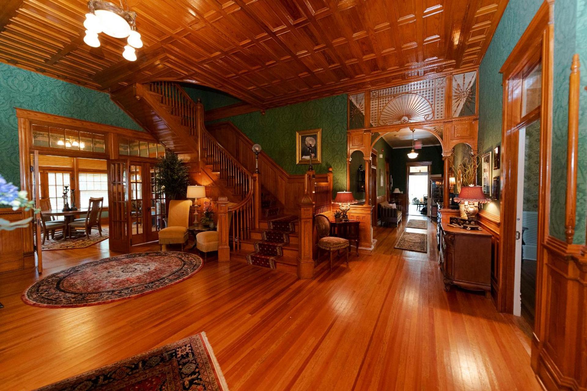 Captain Henderson House photo 20