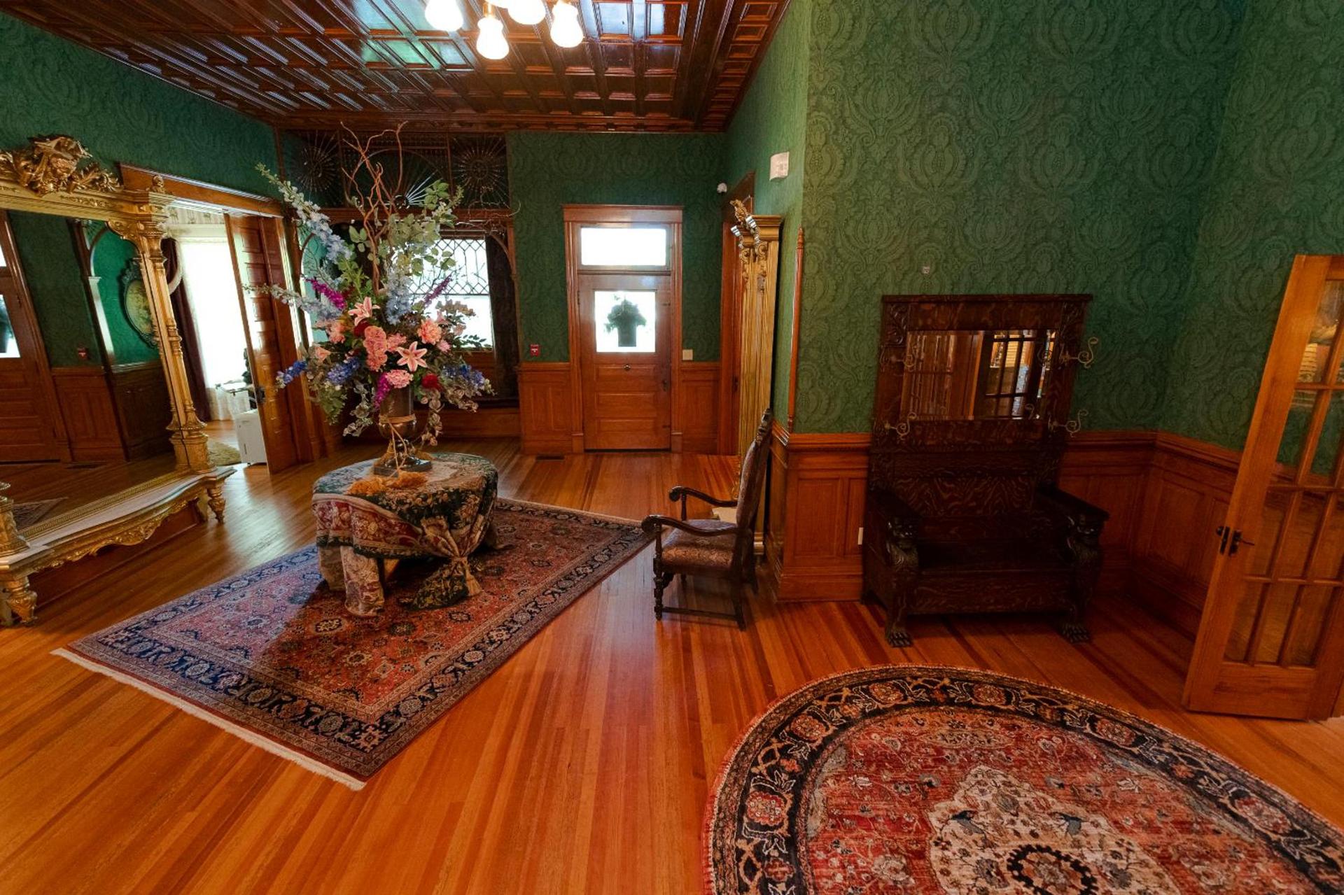 Captain Henderson House photo 17