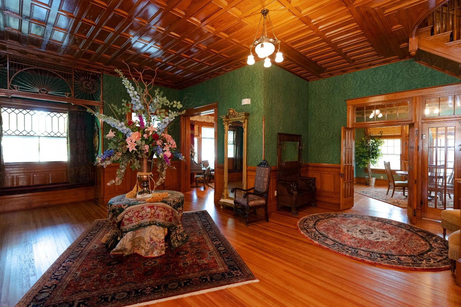 Captain Henderson House photo 29