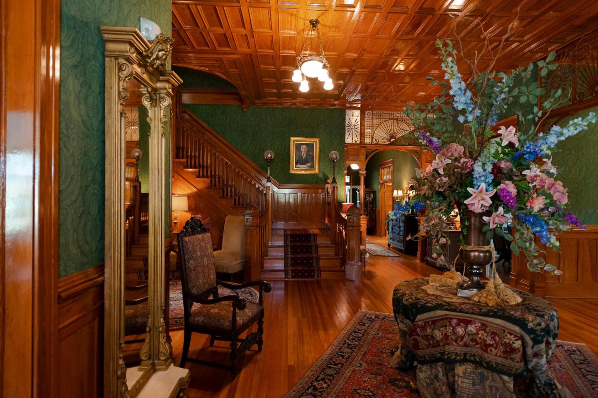 Captain Henderson House photo 19