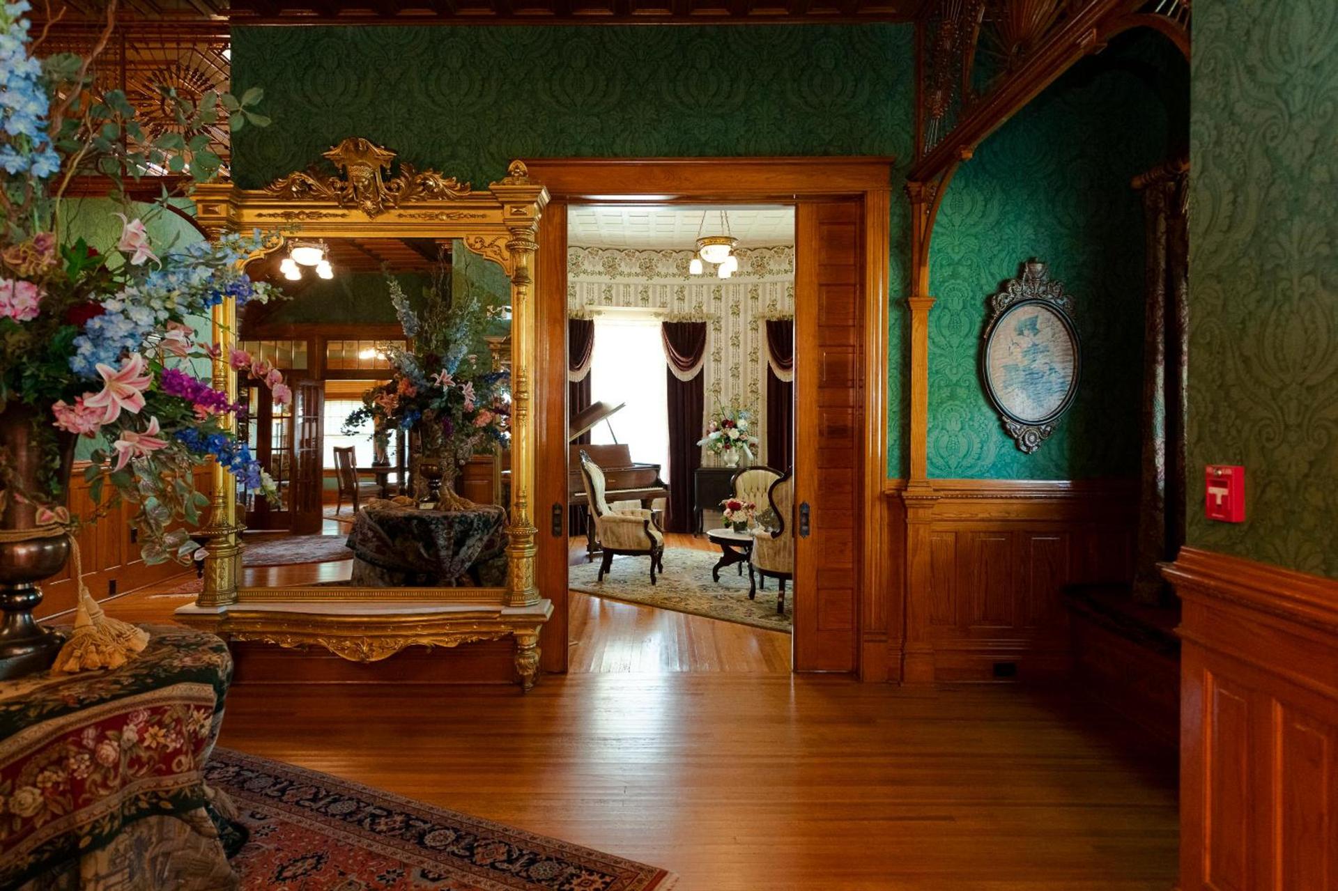 Captain Henderson House photo 14