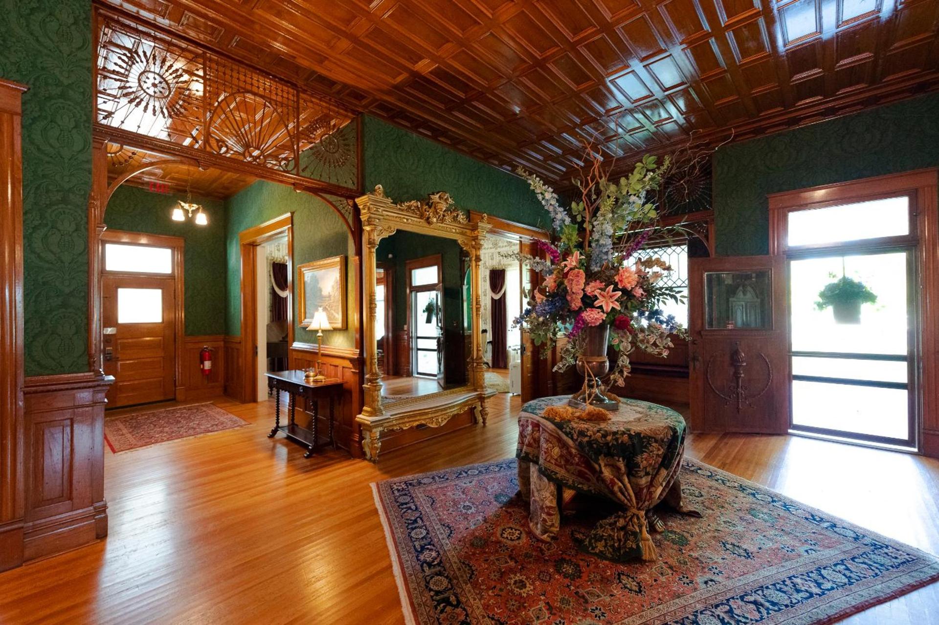 Captain Henderson House photo 18