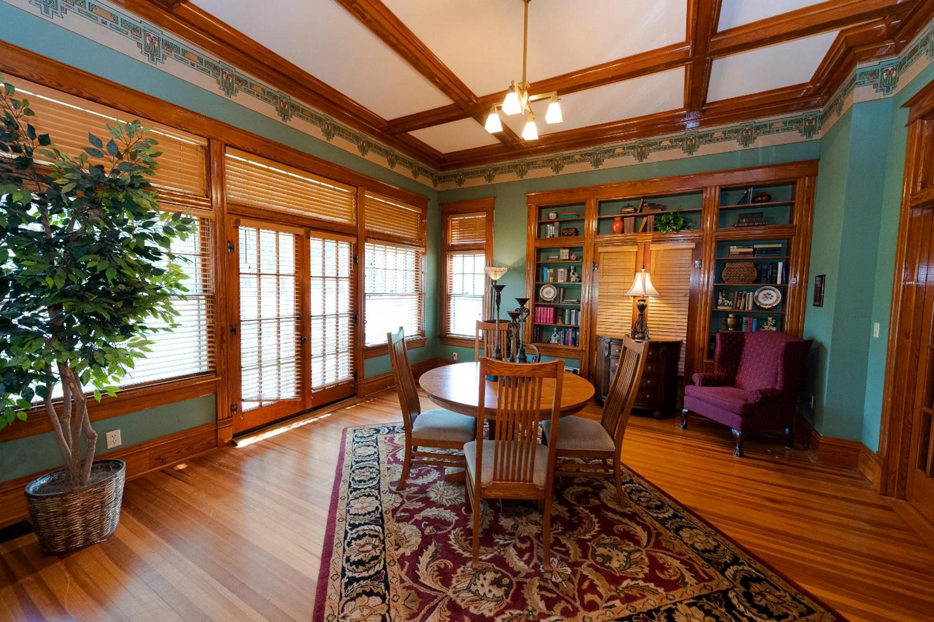 Captain Henderson House photo 6