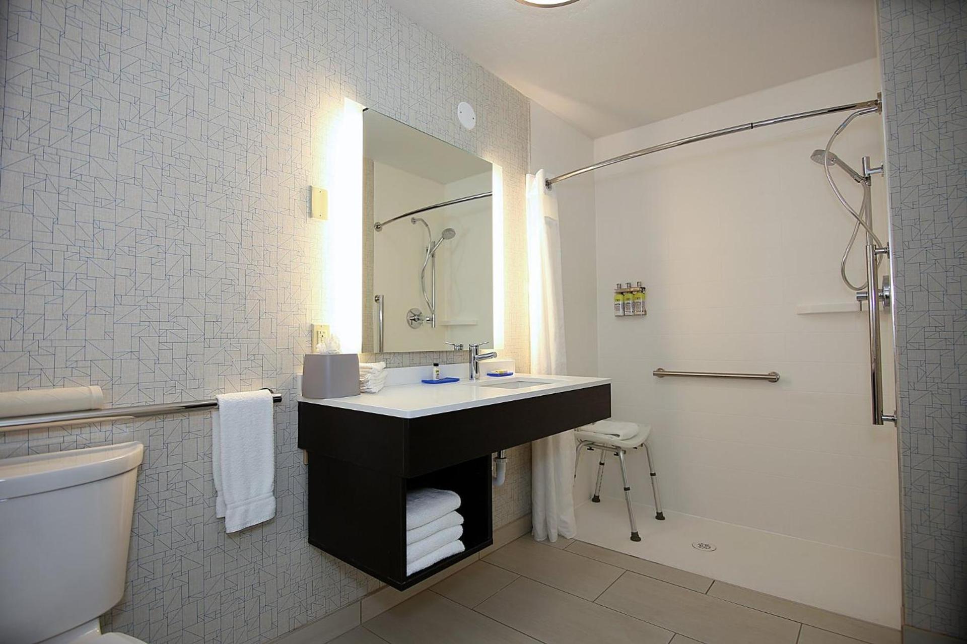 Holiday Inn Express Hotel & Suites Ashland by IHG photo 30