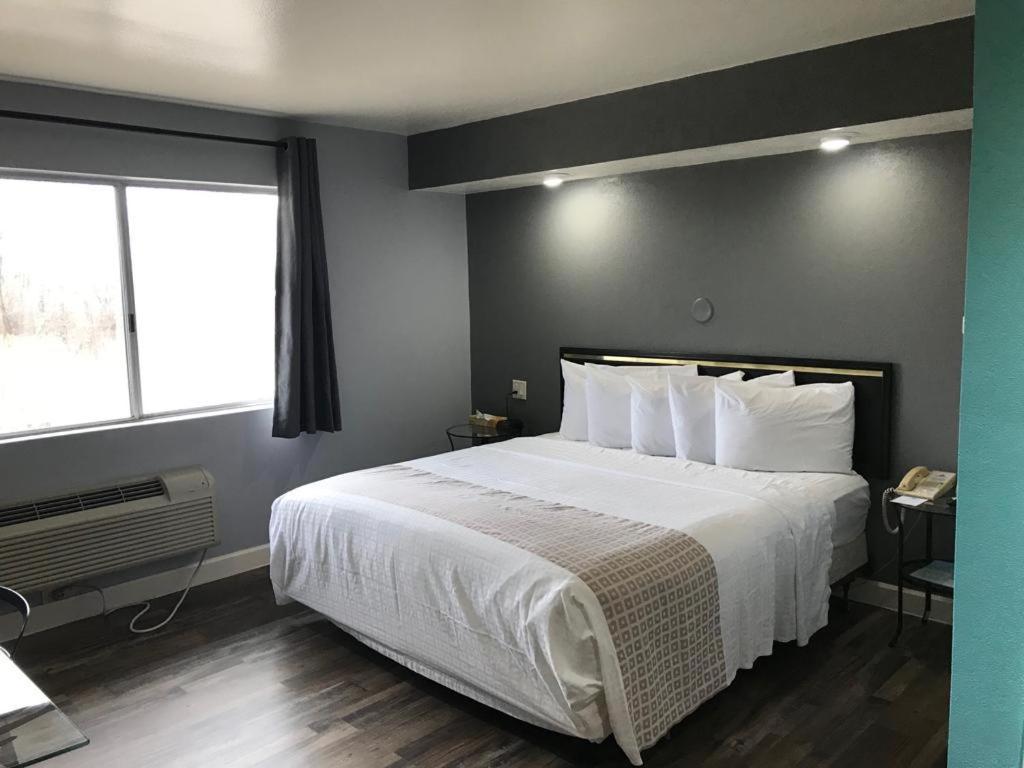 Valued Stay Madison photo 36