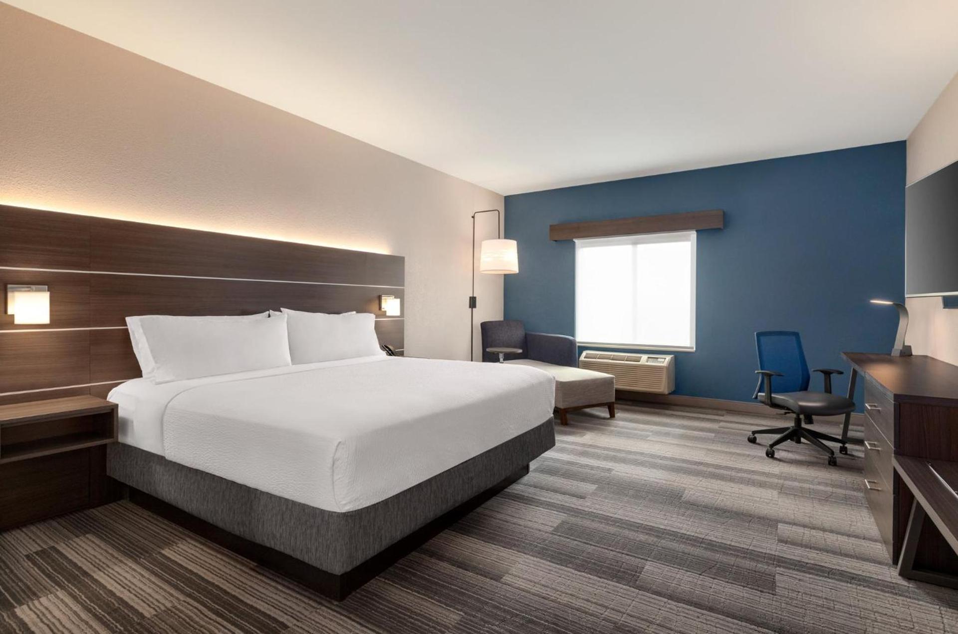 Holiday Inn Express & Suites Denver Airport by IHG photo 62