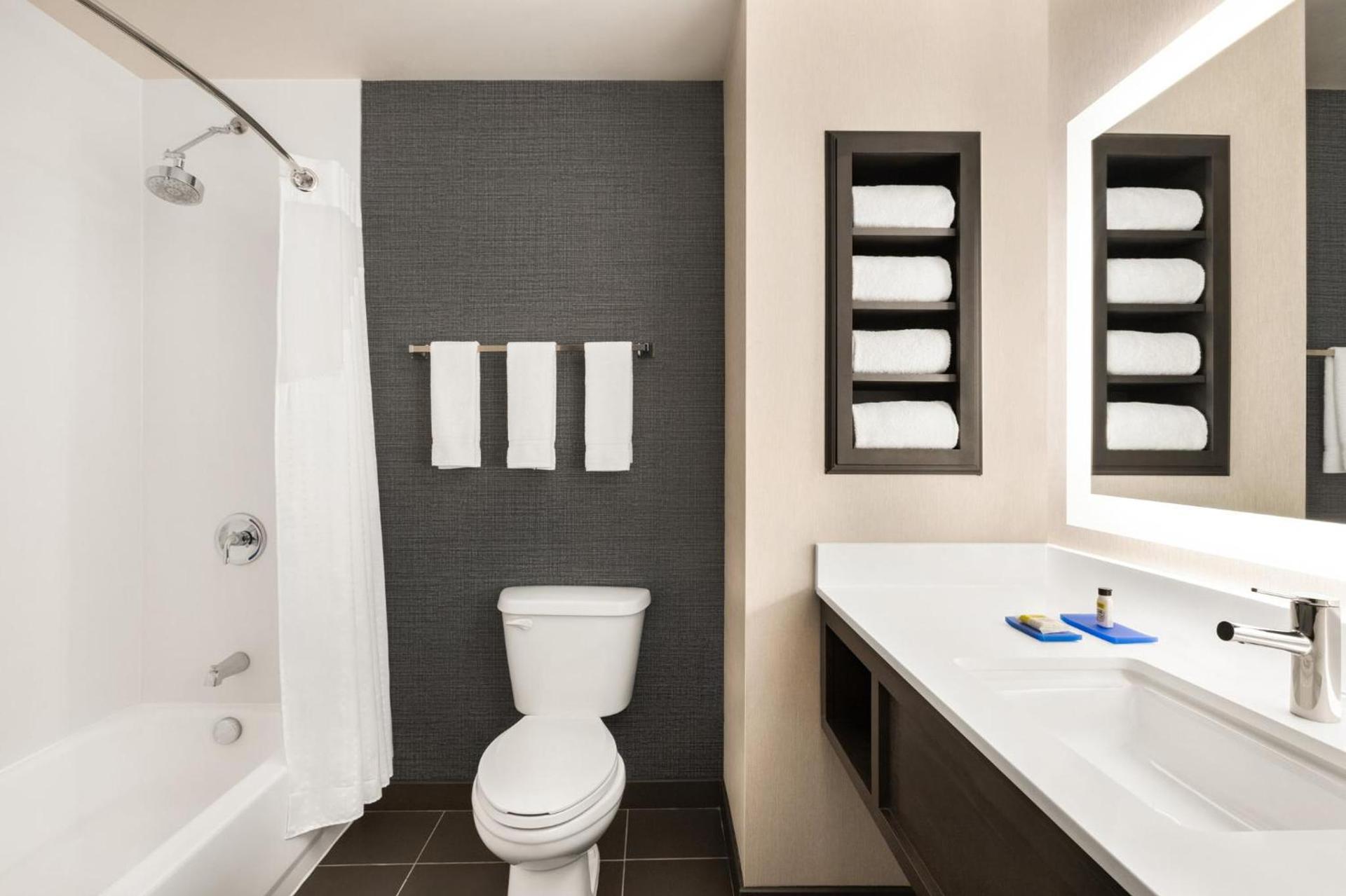Holiday Inn Express & Suites Denver Airport by IHG photo 55