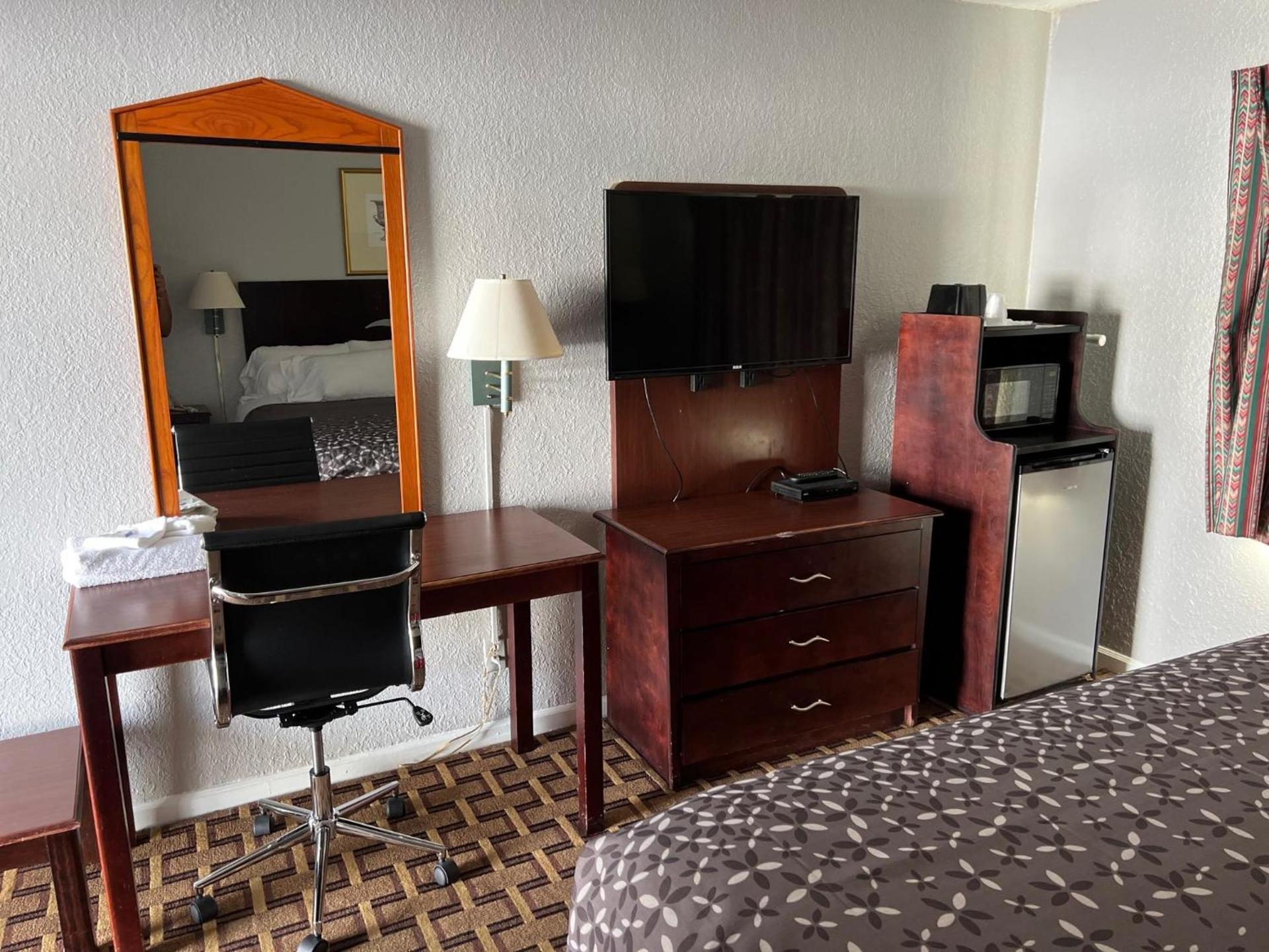 Budget Inn photo 14