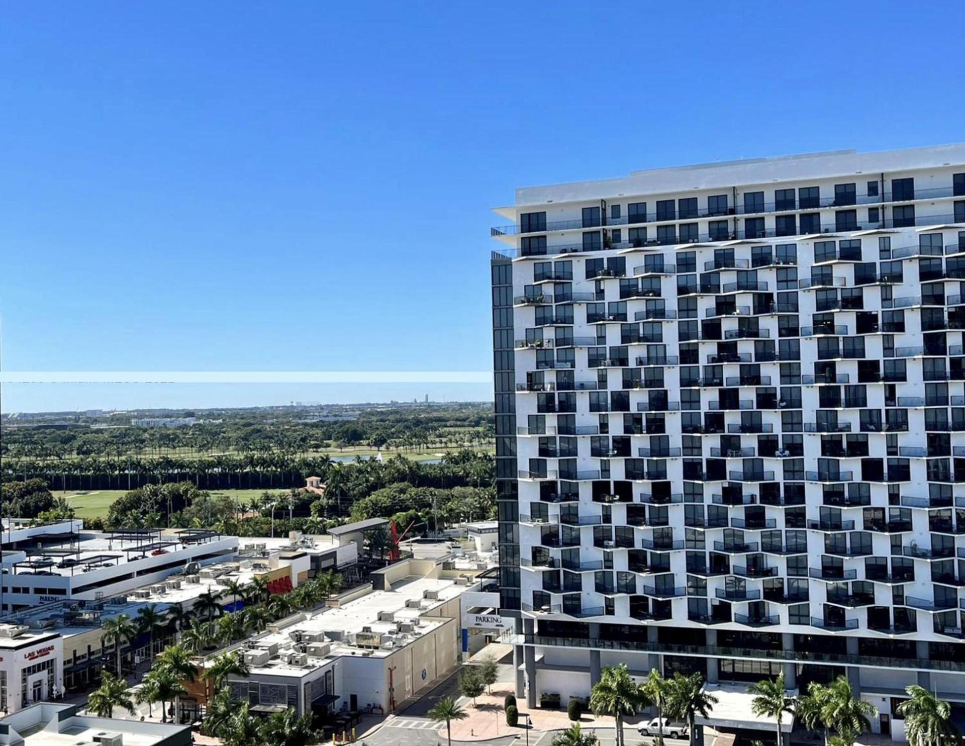 DOWNTOWN DORAL, FLORIDA. NEW CONDO STYLE RESORT. photo 2