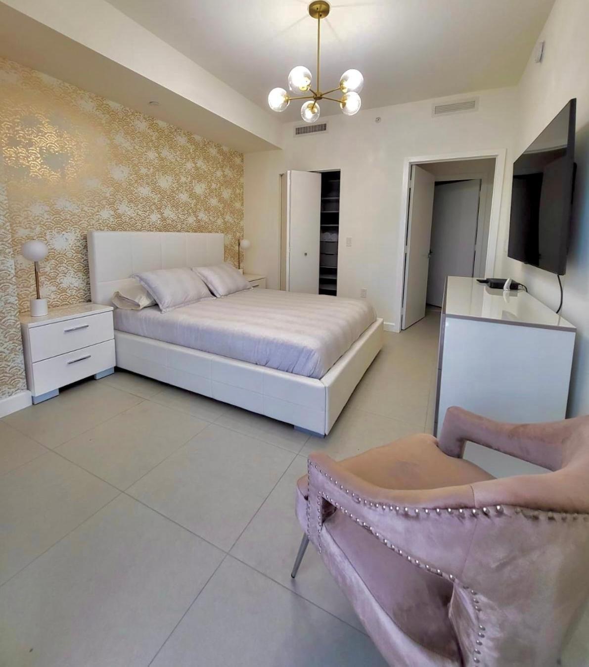 DOWNTOWN DORAL, FLORIDA. NEW CONDO STYLE RESORT. photo 9