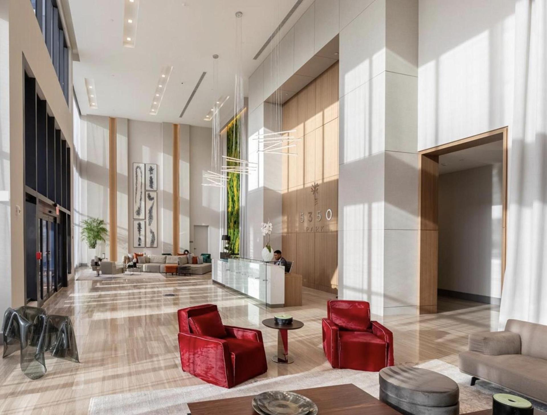 DOWNTOWN DORAL, FLORIDA. NEW CONDO STYLE RESORT. photo 3