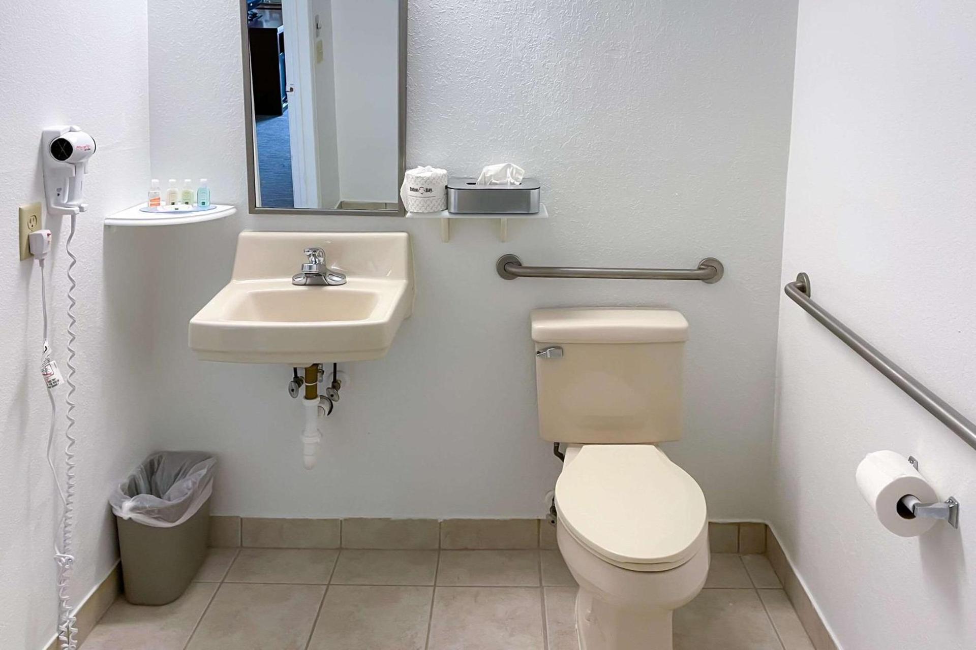 Quality Inn & Suites Georgetown - Seaford photo 16