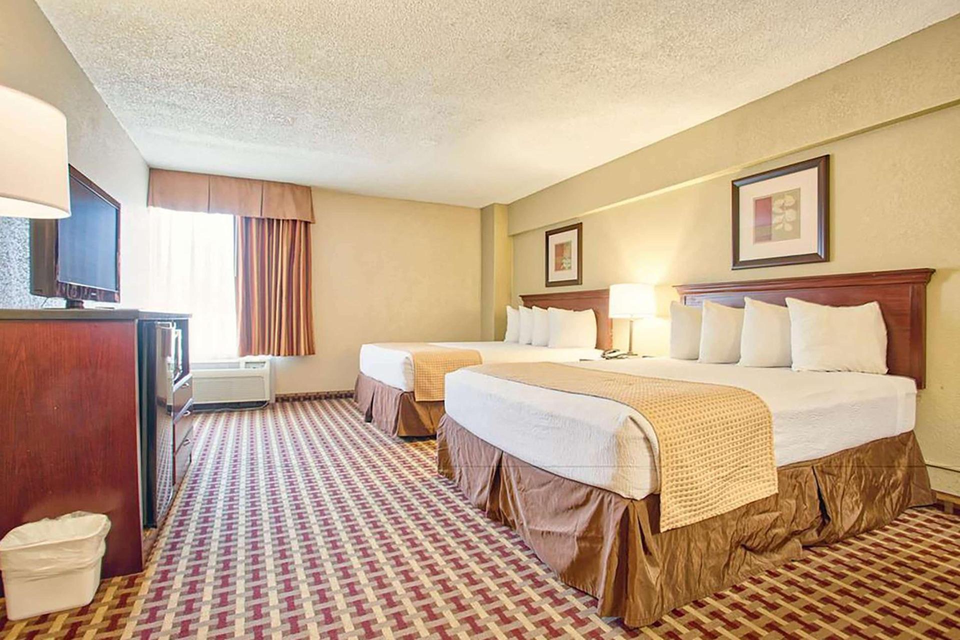 Days Inn & Suites by Wyndham Johnson City photo 34