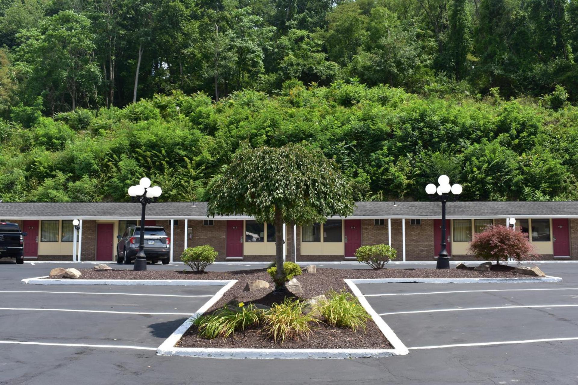 South Hills Motel photo 1