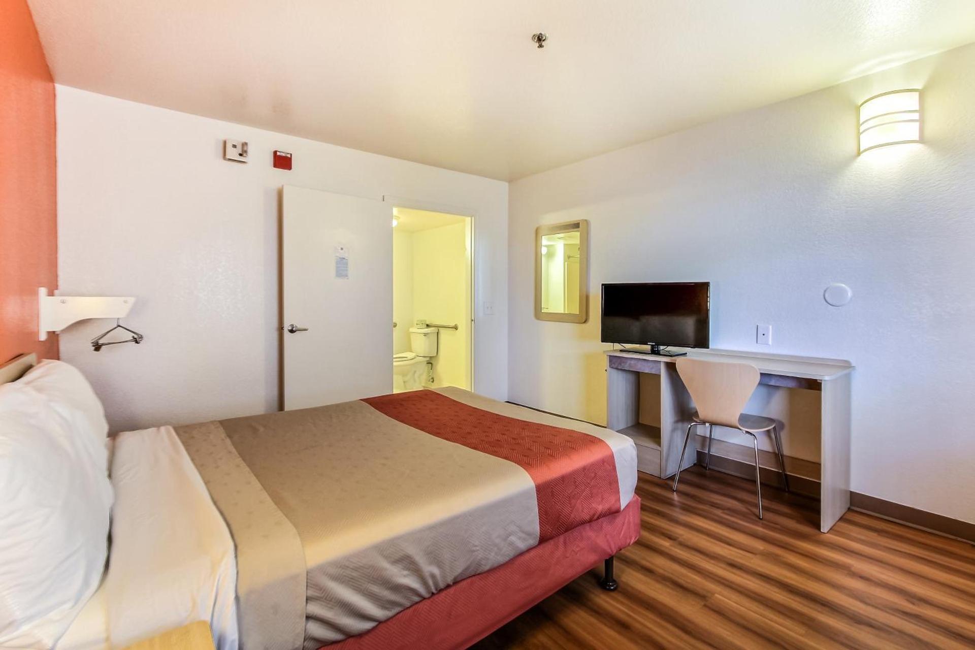 Motel 6-Salinas, CA - North Monterey Area photo 12