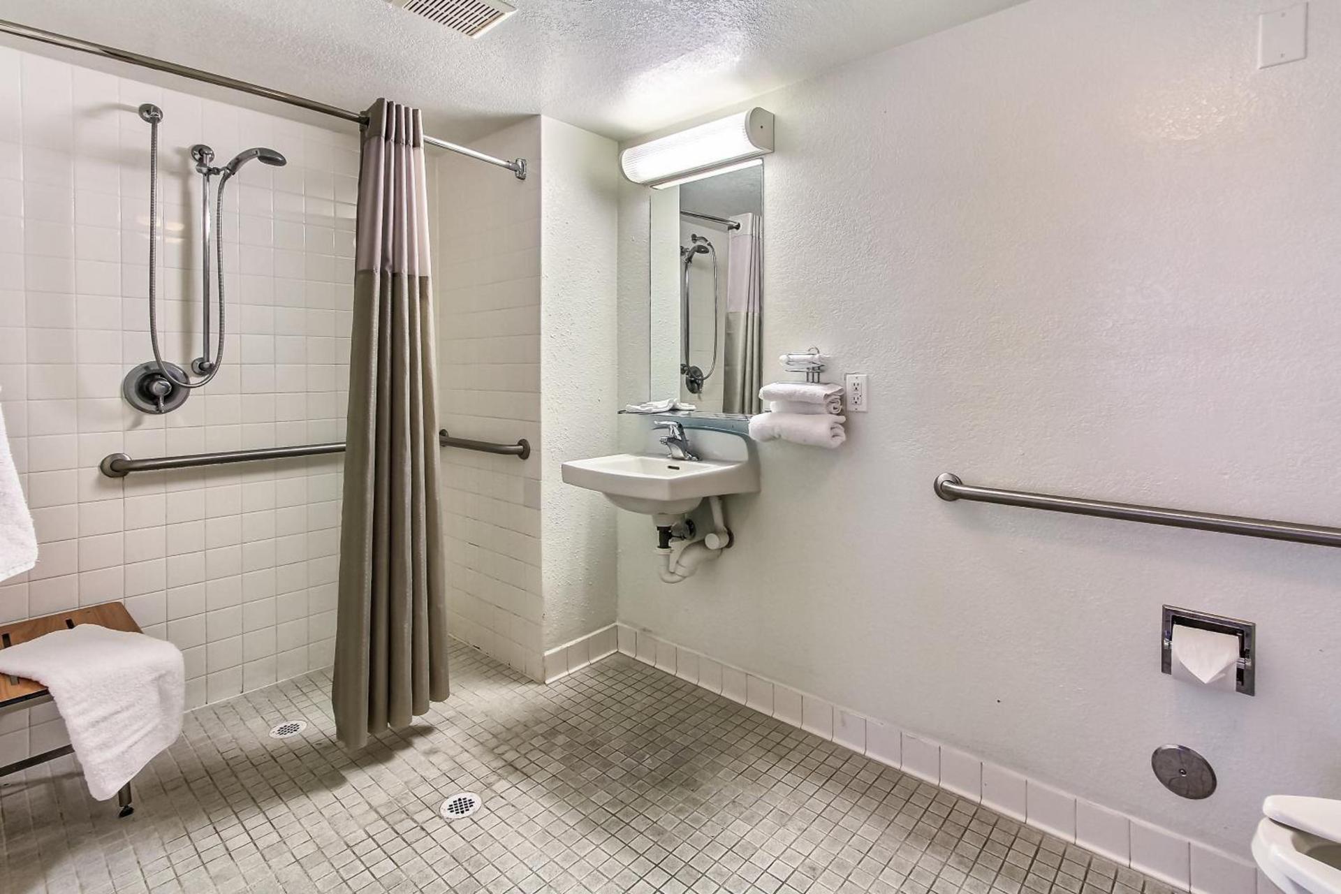 Motel 6-Salinas, CA - North Monterey Area photo 11