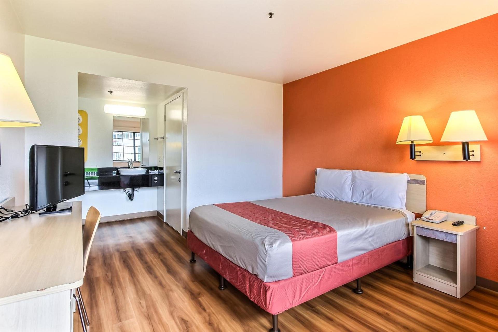 Motel 6-Salinas, CA - North Monterey Area photo 4