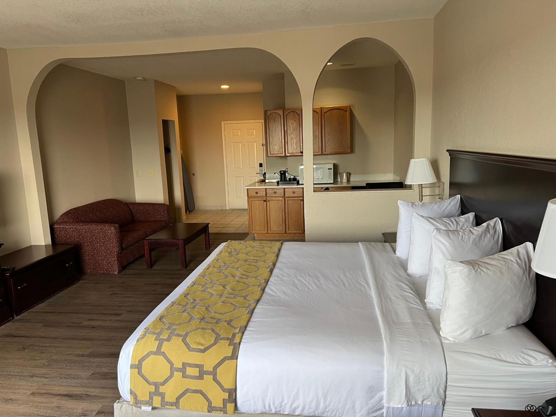 Baymont by Wyndham Houston Brookhollow photo 34