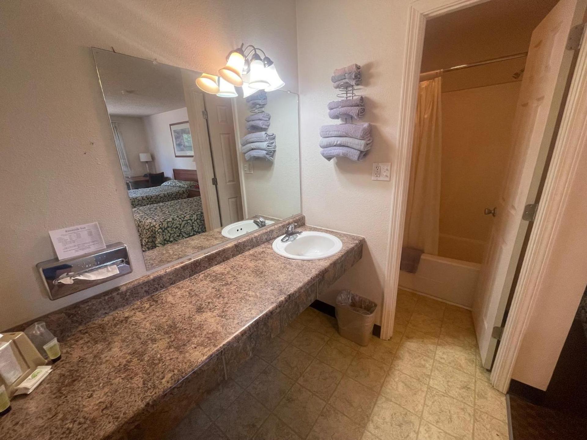 Riverside Inn photo 18