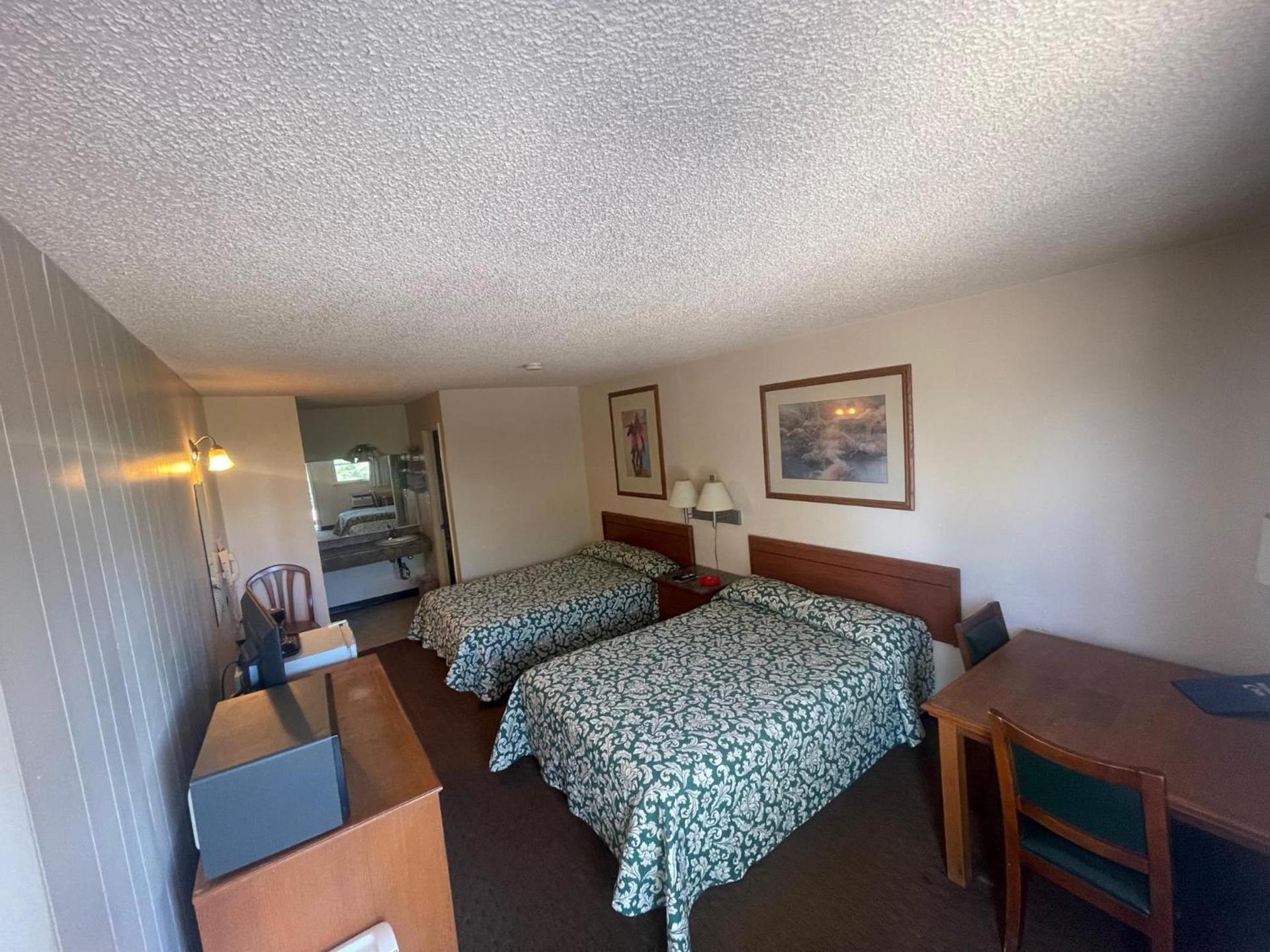 Riverside Inn photo 30