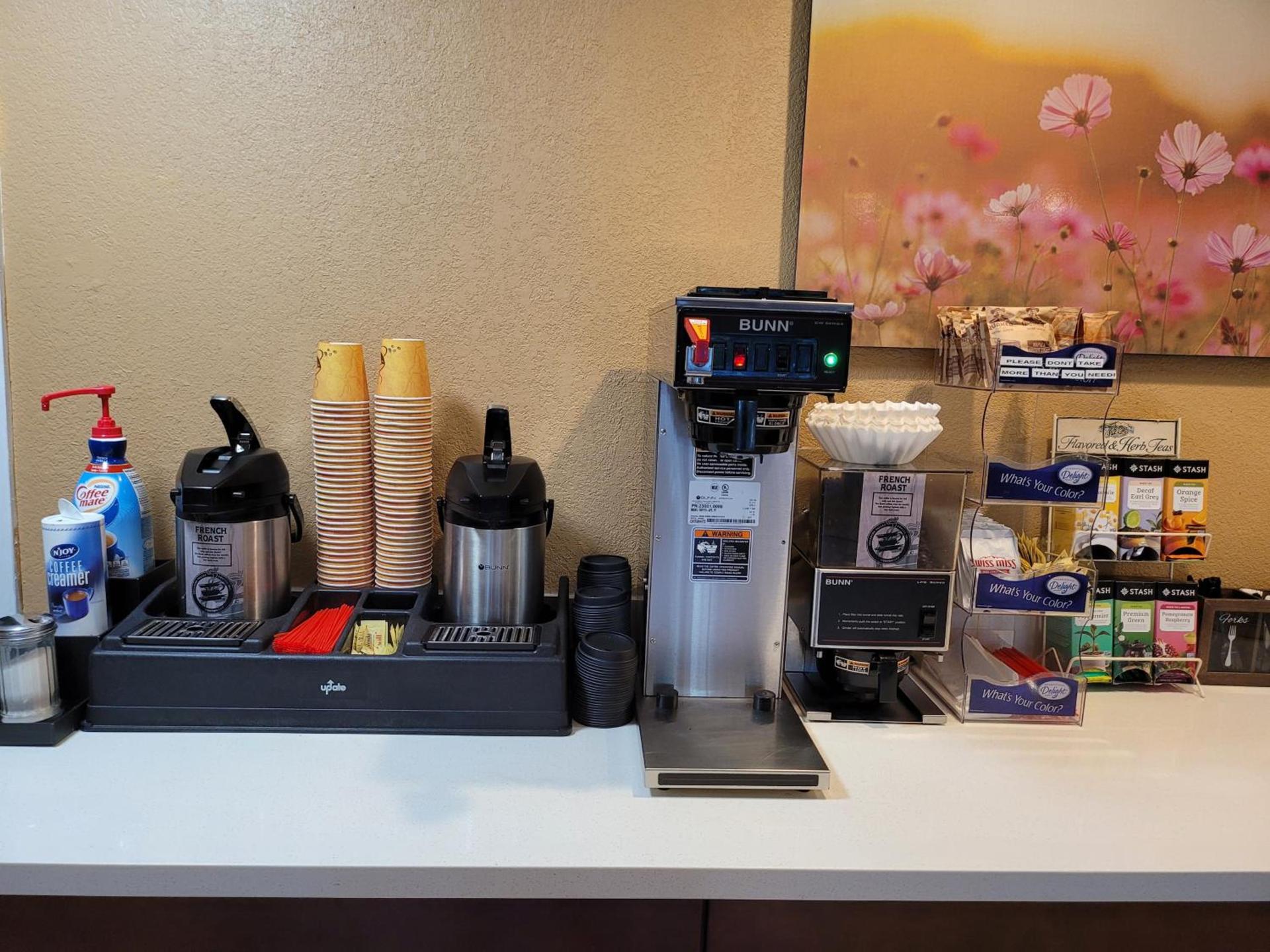 MorningGlory Inn & Suites photo 7