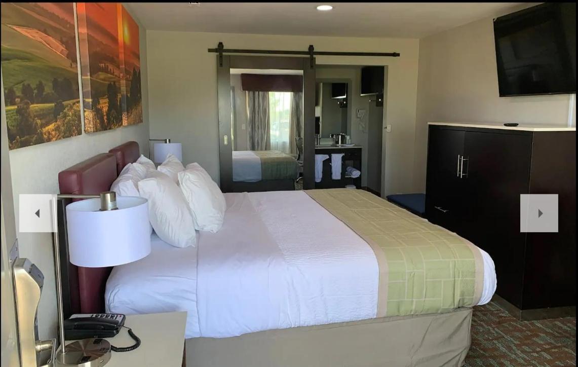 Days Inn by Wyndham Bellville Mansfield photo 5