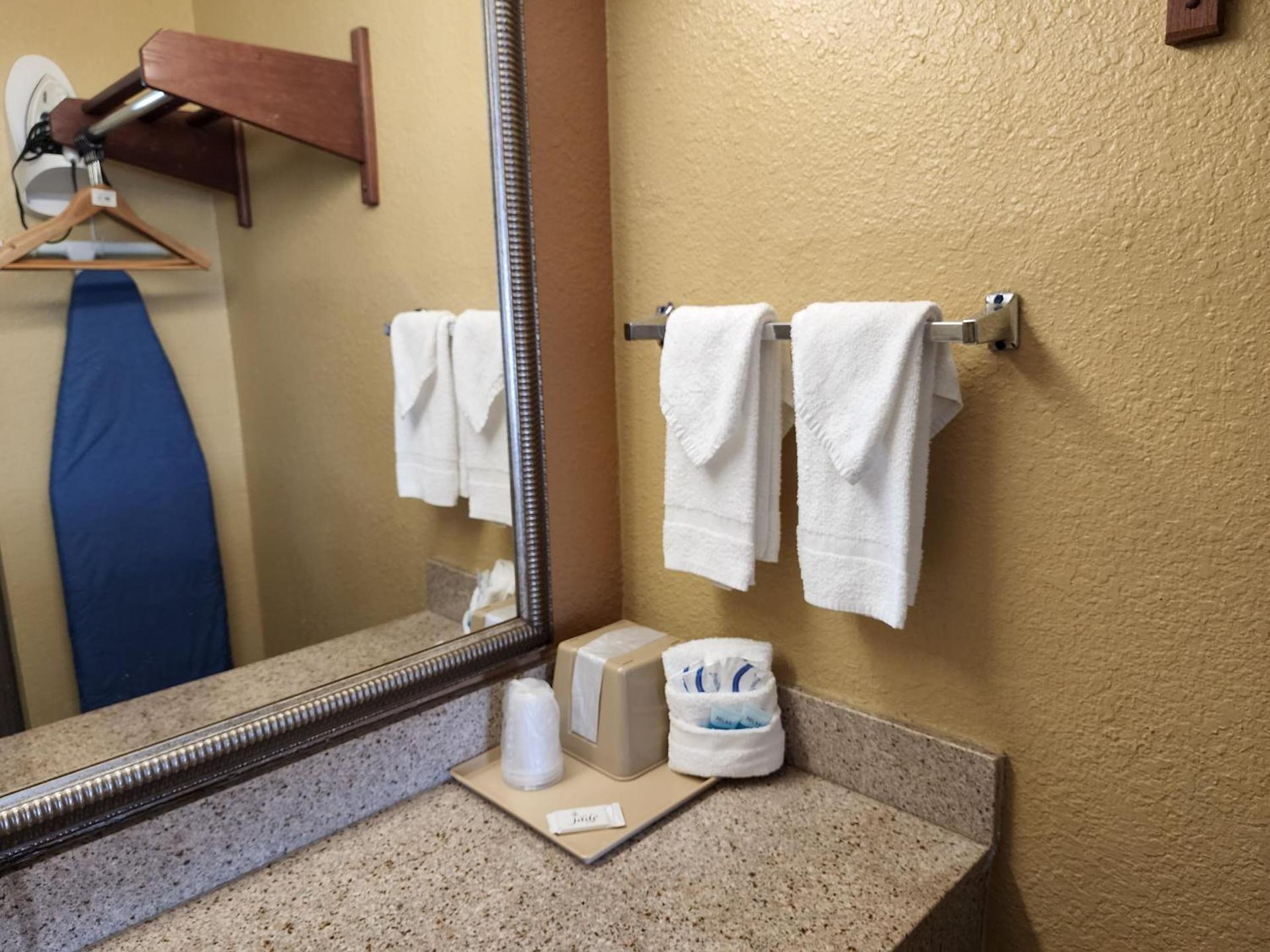 Drakes Creek Inn photo 4
