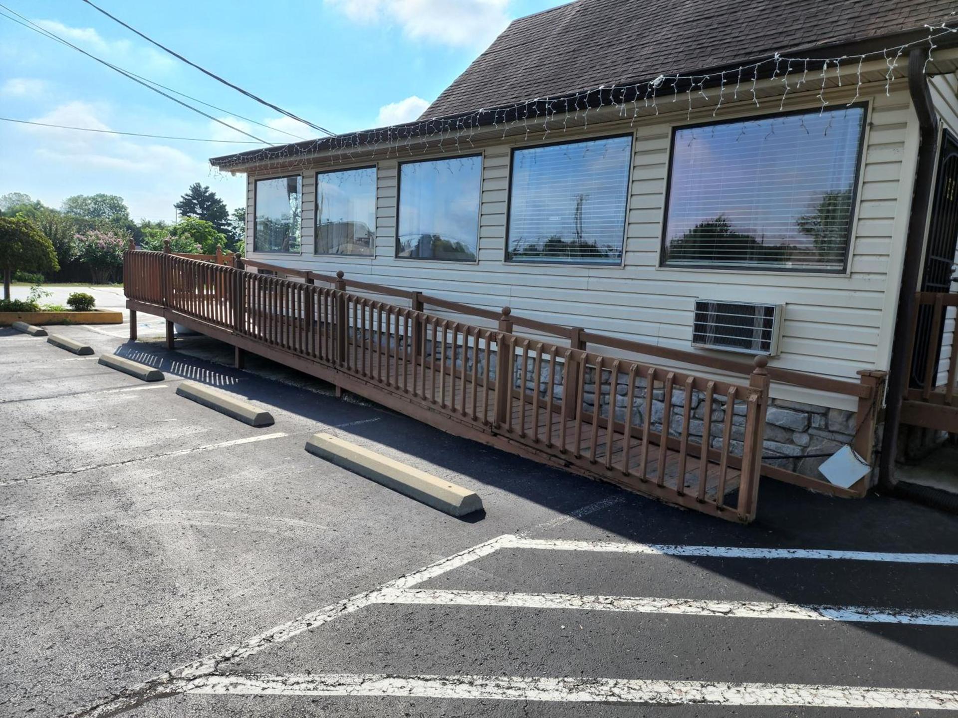Drakes Creek Inn photo 16